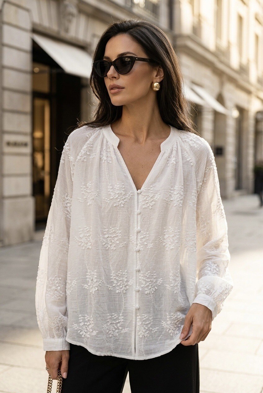 Wholesaler SOKY & SOKA - Light embroidered shirt with charming two-tone design