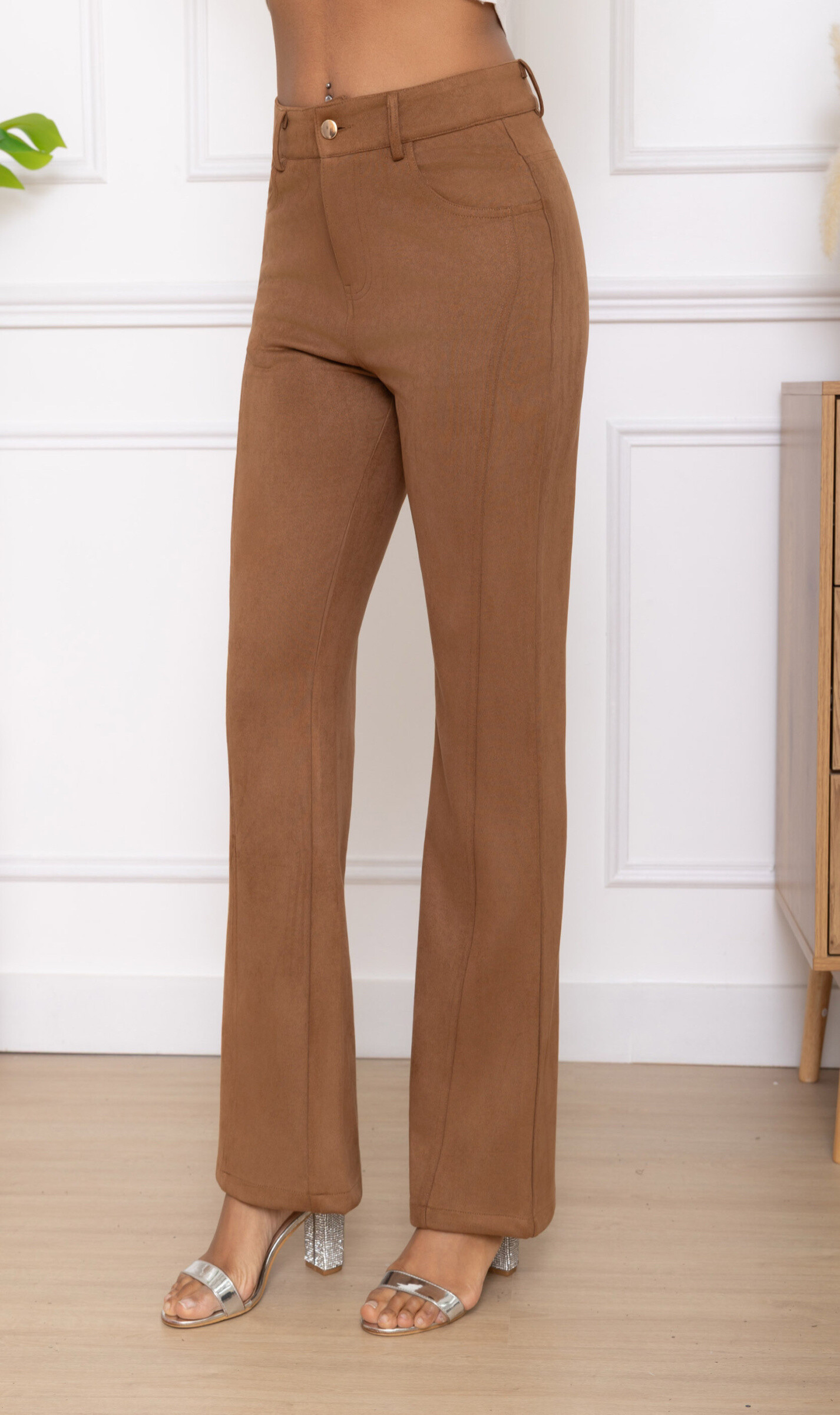 Pantalon flare pour femme, en polyester et élasthanne, doux effet daim, parfait pour l'automne, fabriqué en Chine.