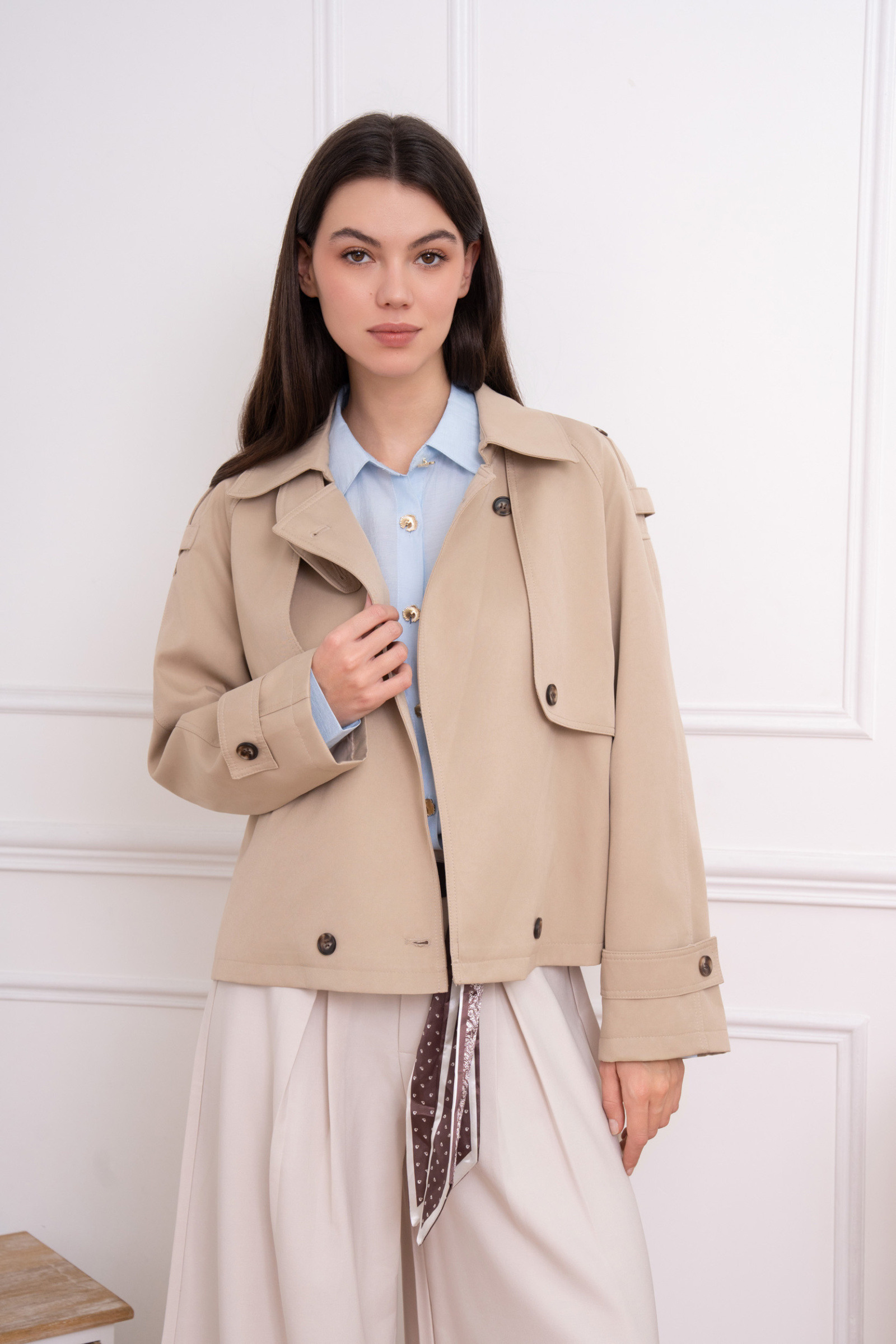 Wholesaler SOKY & SOKA - Women's short buttoned trench coat