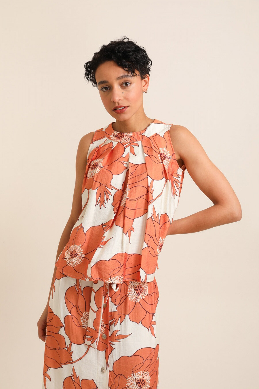 Grossiste Sophyline - Top fleuri