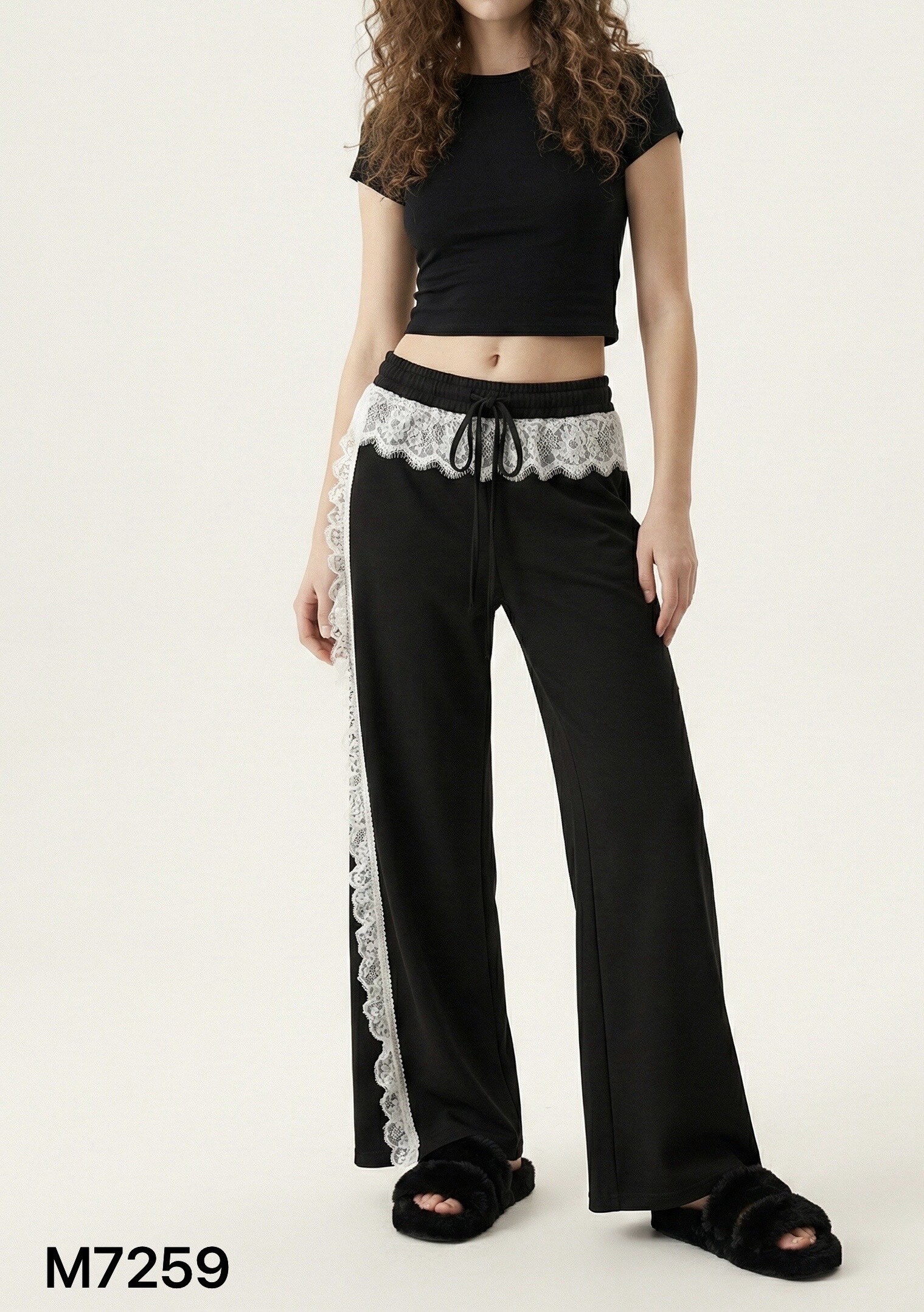 Grossiste Soy & Co - Pantalon large avec dentelle