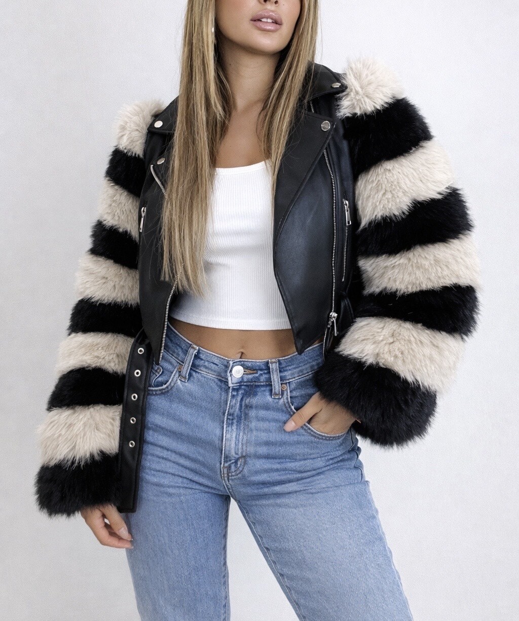 Grossiste Soy & Co - Veste bimatiere bicolore cuir et fourrure
