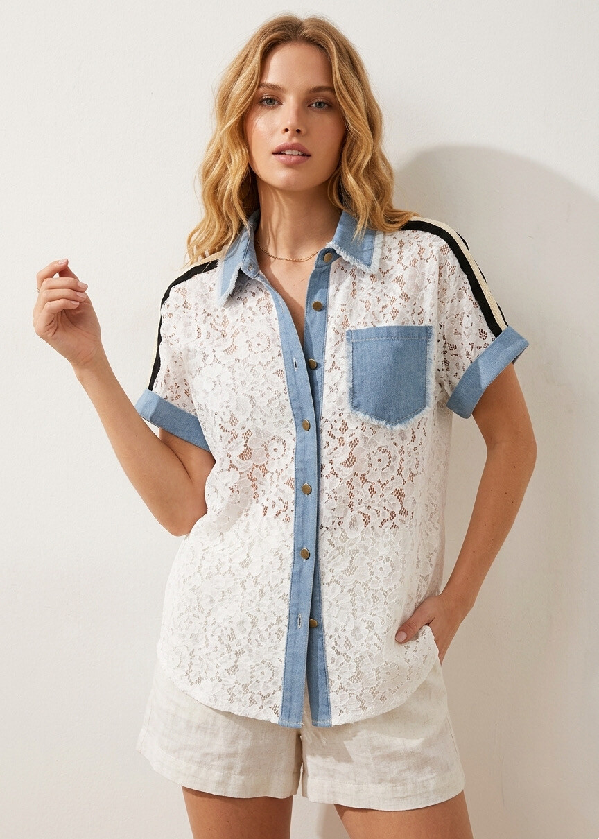 Mayorista STELLA - Camisa de mujer de manga corta estilo bohemio con encaje floral y detalles vaqueros y botones en contraste