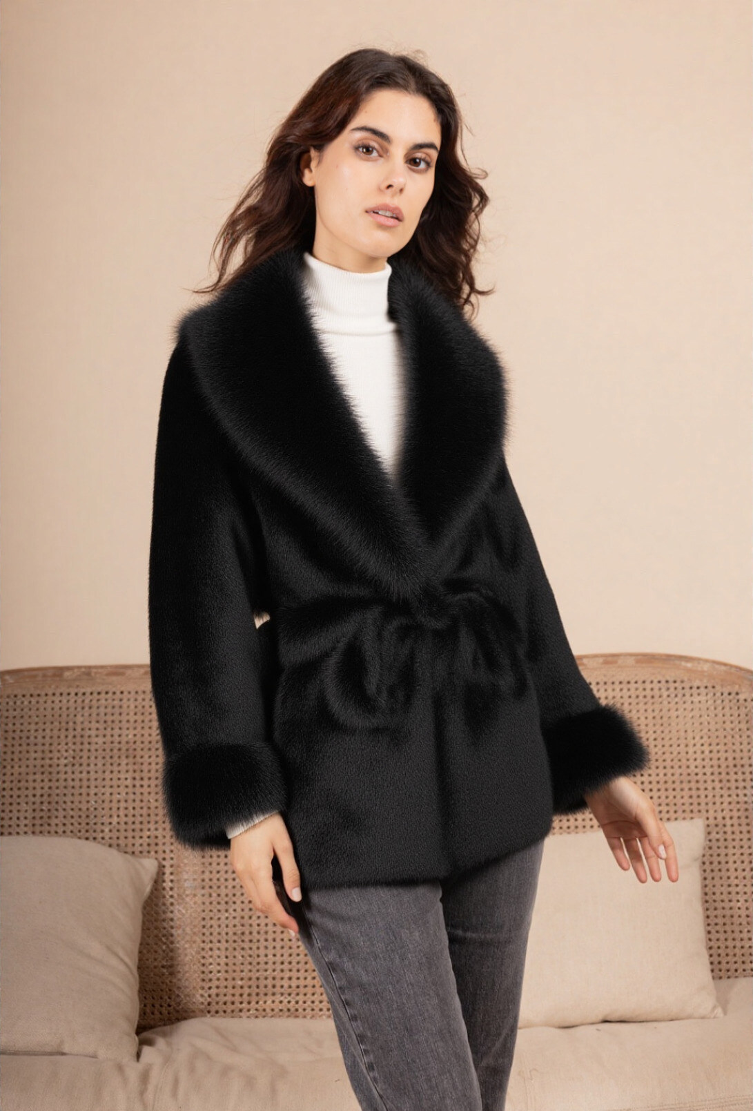 Grossiste STELLA - MANTEAU EFFET PELUCHE