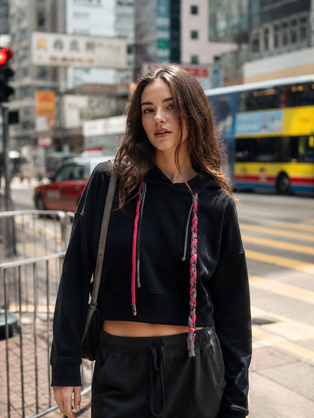 Grossiste STELLA - Sweat à capuche avec cordons tressés fantaisie