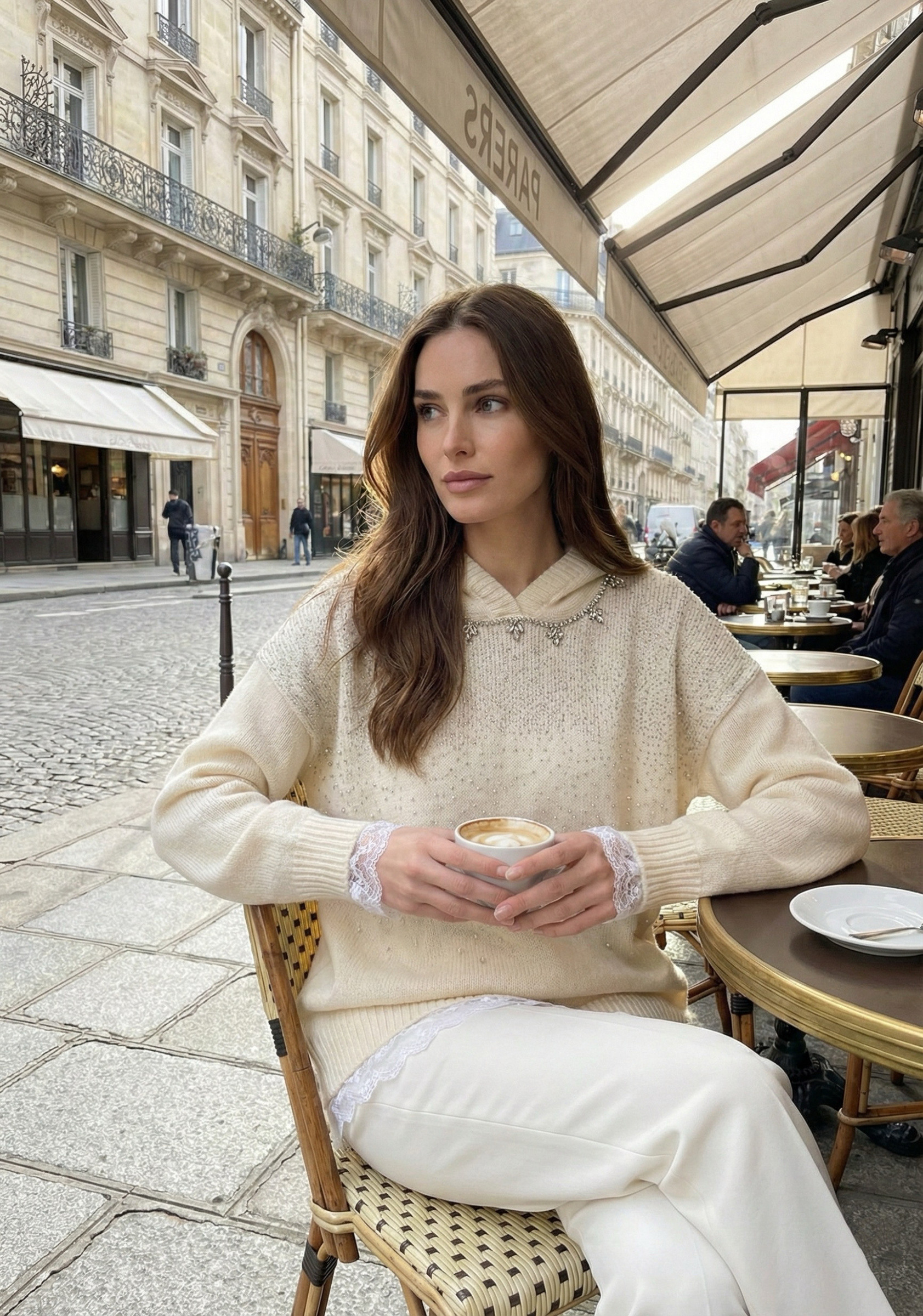 Grossiste STELLA - Sweat à capuche bordé de dentelle