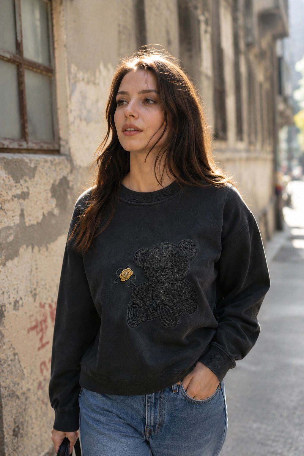 Grossiste STELLA - Sweat-shirt à motif ourson brodé et fleur décorative