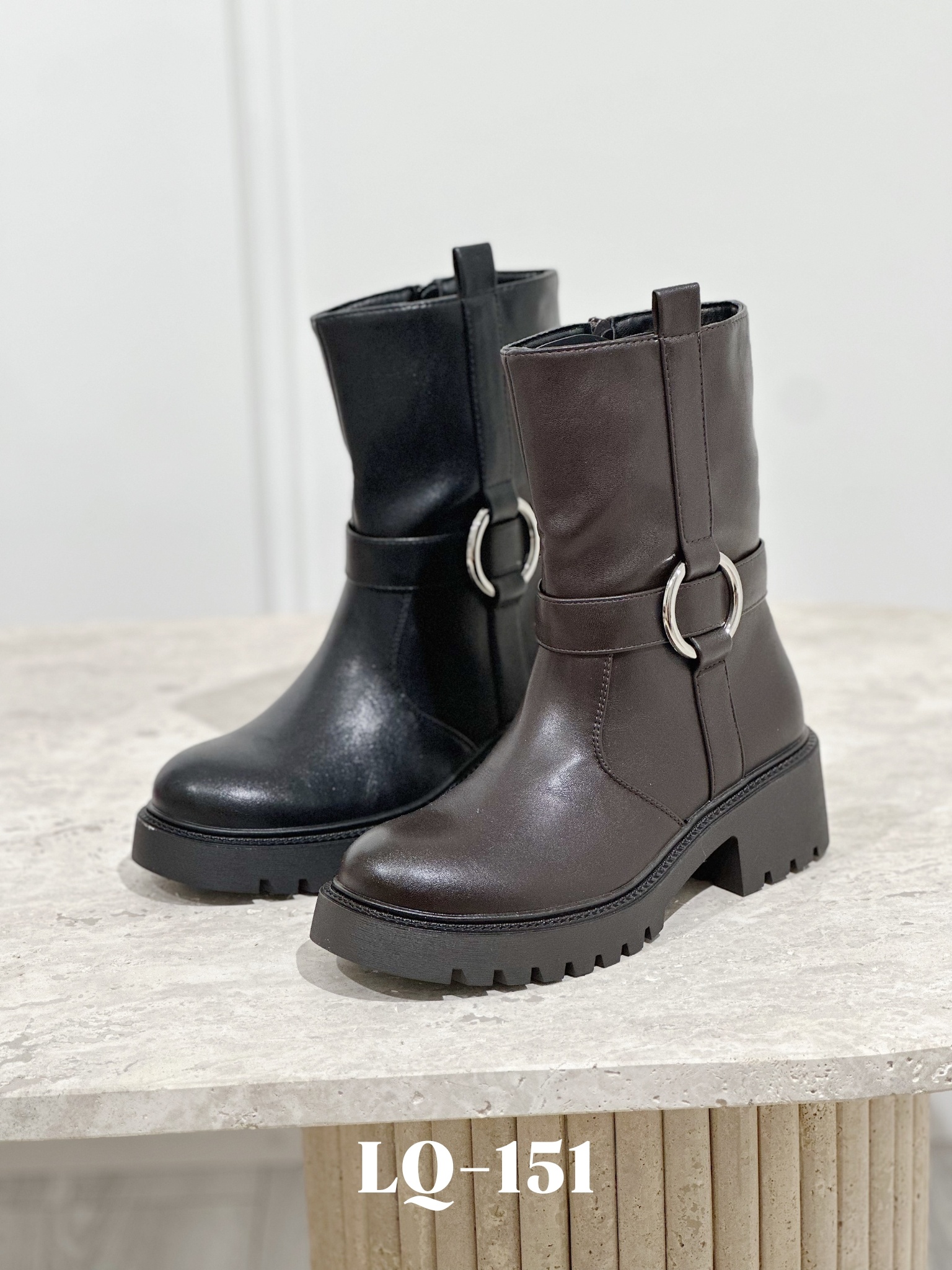 Großhändler Stephan Paris - Bikerstiefel aus Kunstleder mit dekorativem Ring