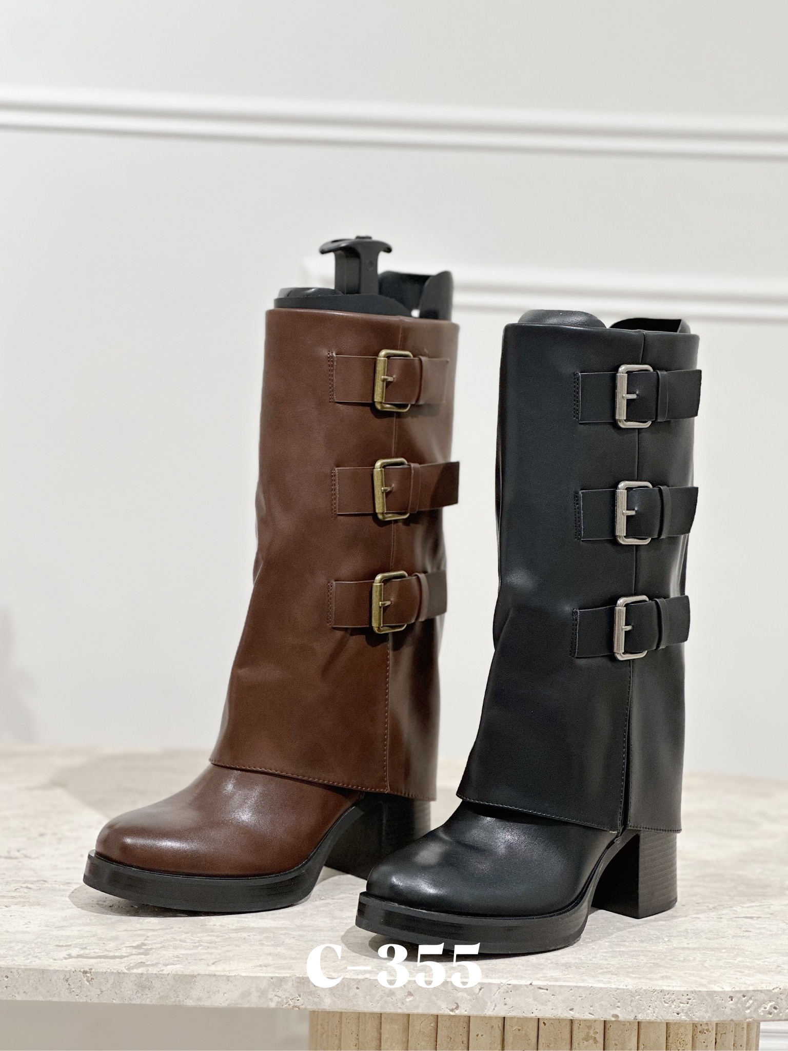 Grossiste Stephan Paris - Bottes biker en simili cuir avec triple boucle
