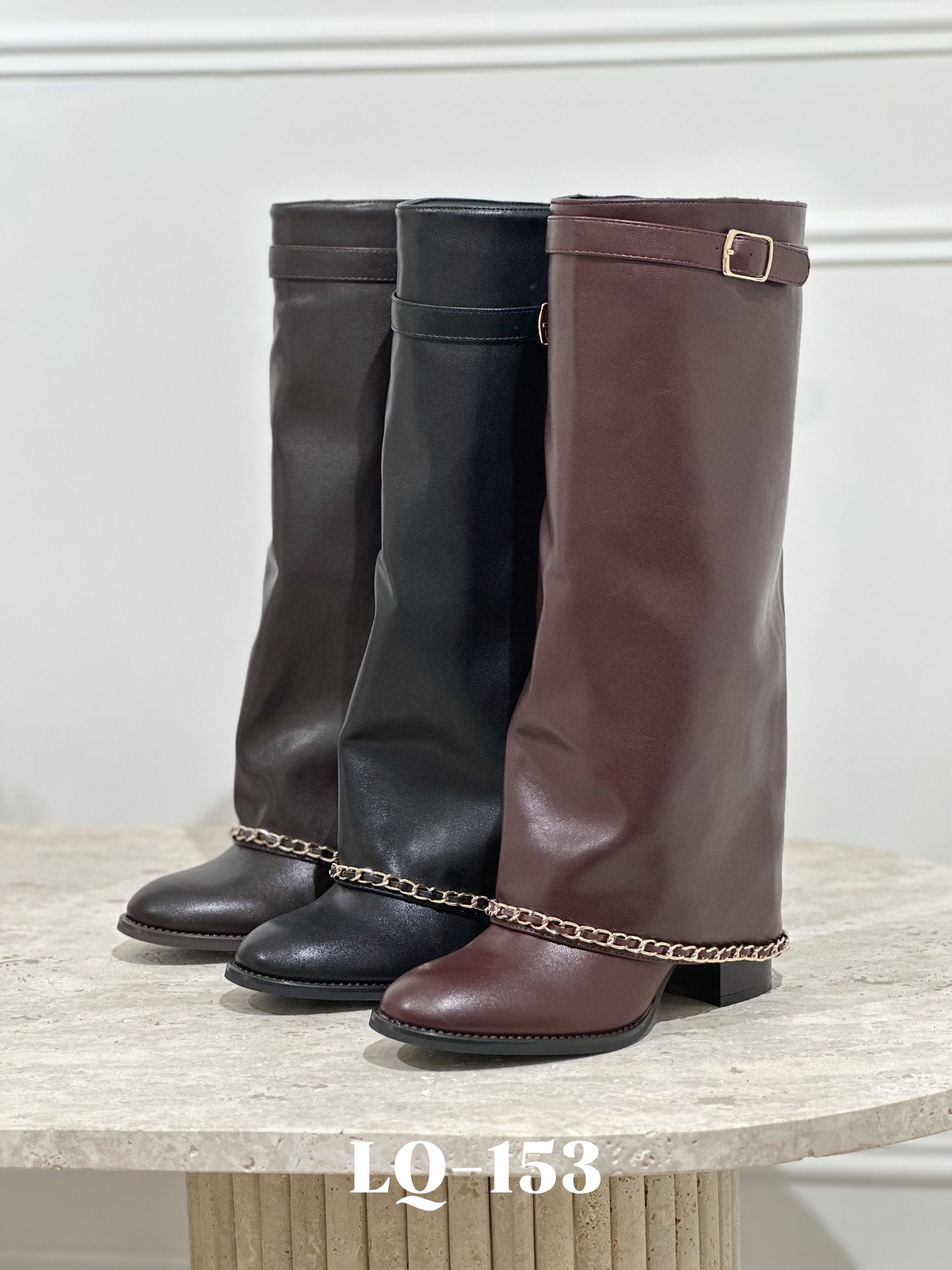 Grossiste Stephan Paris - Bottes hautes à chaîne décorative – Simili cuir souple