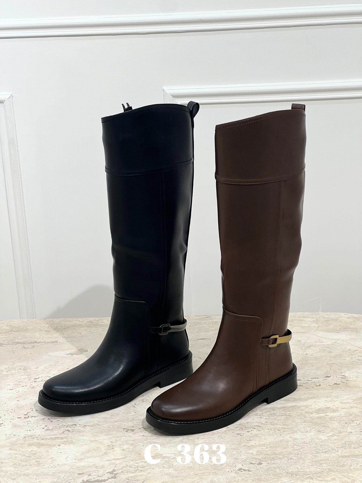 Grossiste Stephan Paris - Bottes hautes classiques avec boucle