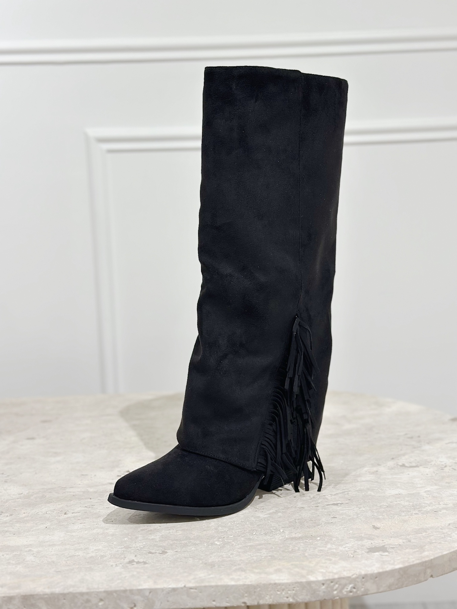Großhändler Stephan Paris - Hoher Westernstiefel aus Wildleder mit seitlichen Fransen