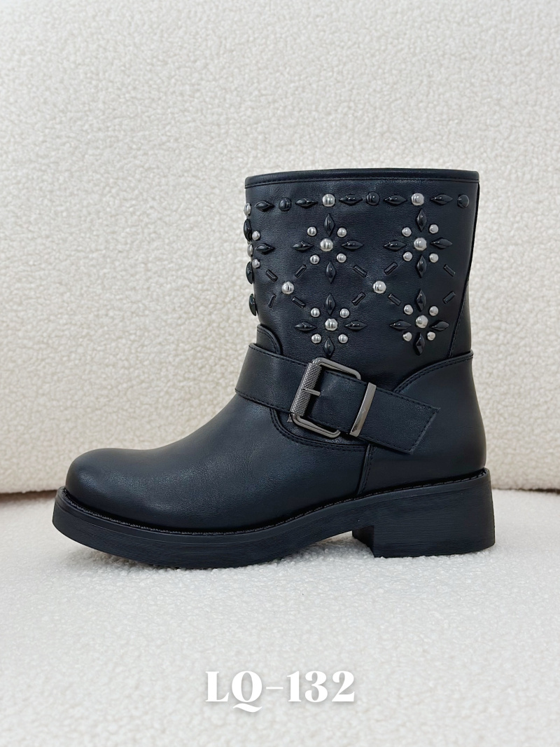 Großhändler Stephan Paris - Nietenbesetzte Bikerstiefel