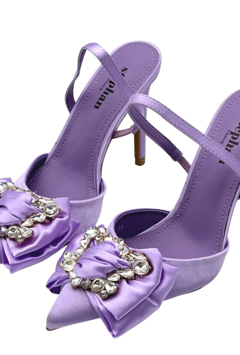 Großhändler Stephan Paris - Pumps in Satinoptik mit dekorativer Schnalle