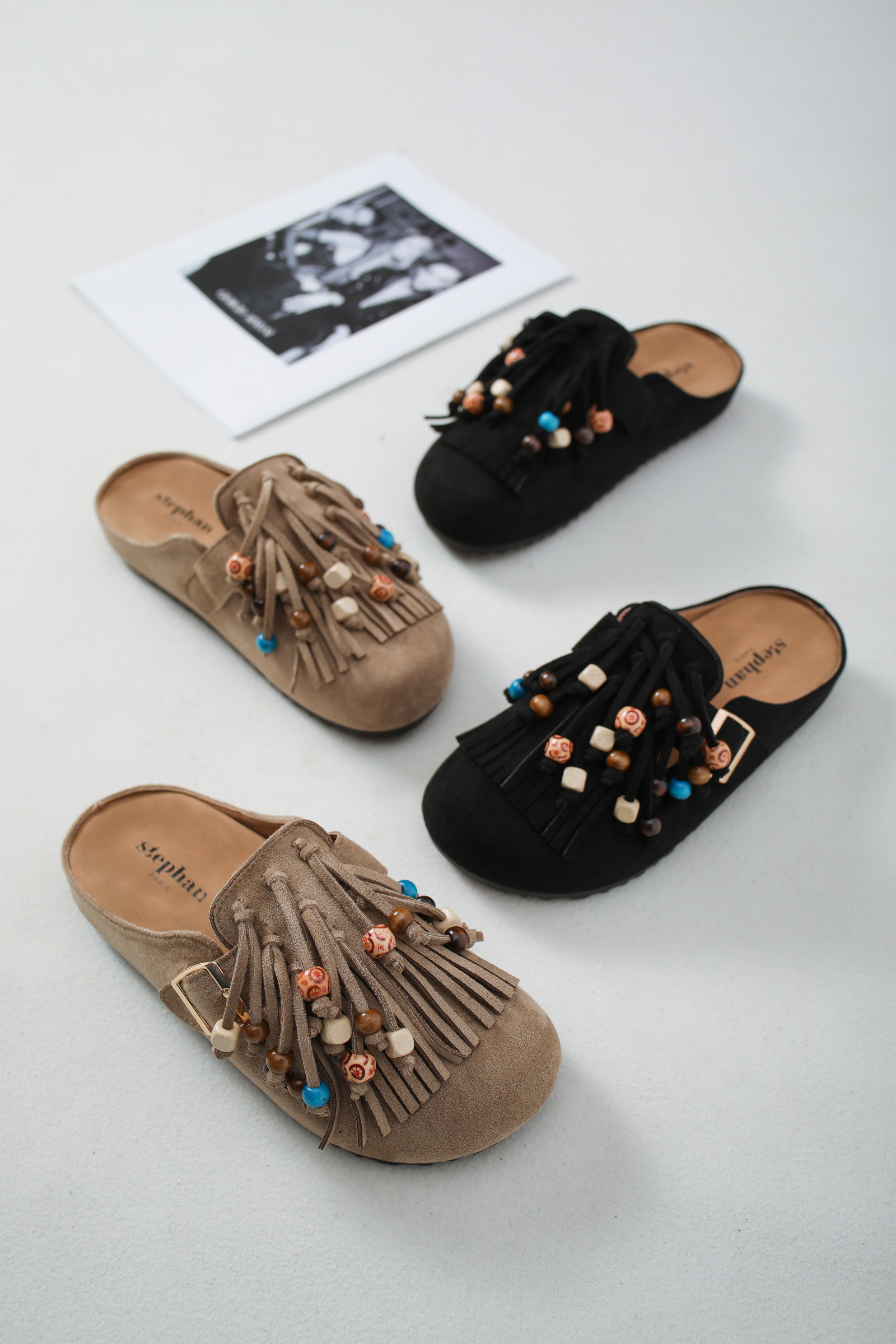 Mayorista Stephan Paris - Zuecos tipo mule efecto ante con flecos y perlas