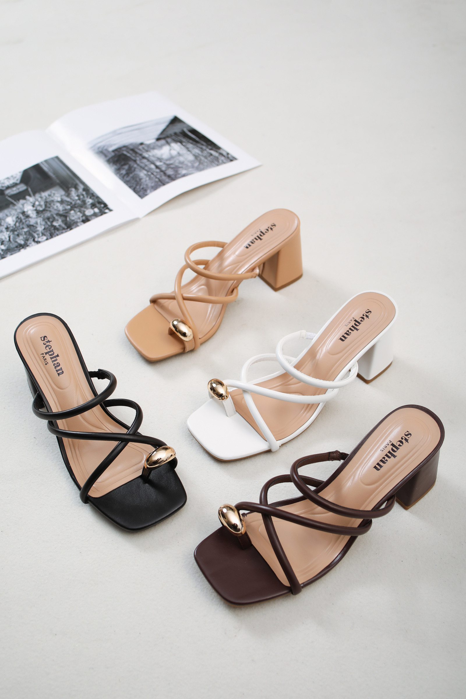 Mayorista Stephan Paris - Sandalias de tacón con tiras finas y detalle de joya