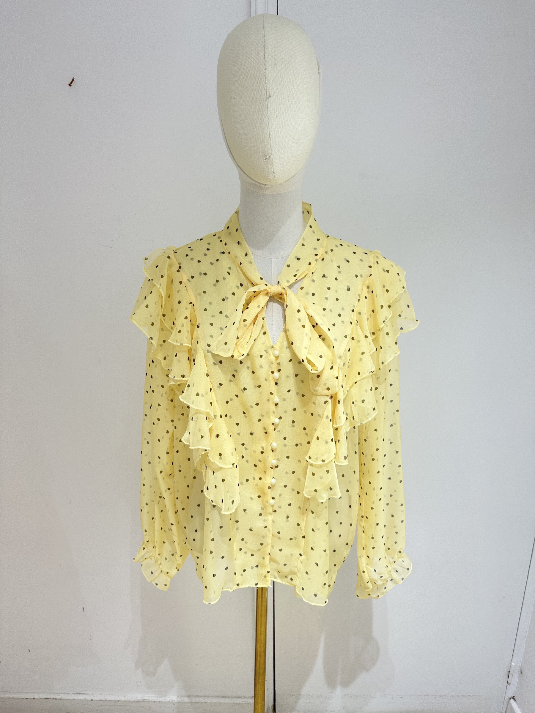 Großhändler Studio170 - Fließende Bluse mit Rüschen und Schleifenkragen