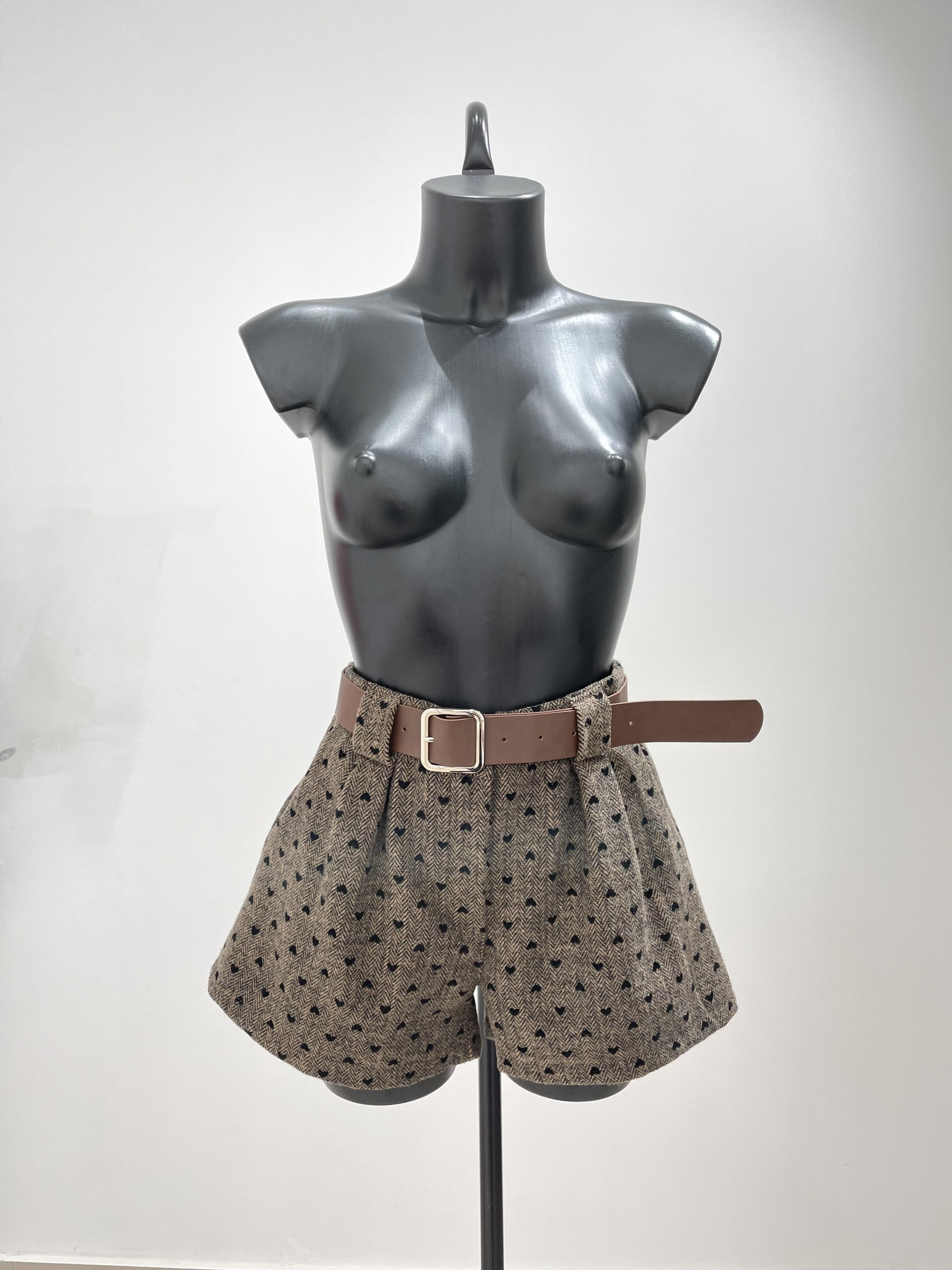 Großhändler Studio170 - Hoch taillierte Shorts mit Falten und Gürtel