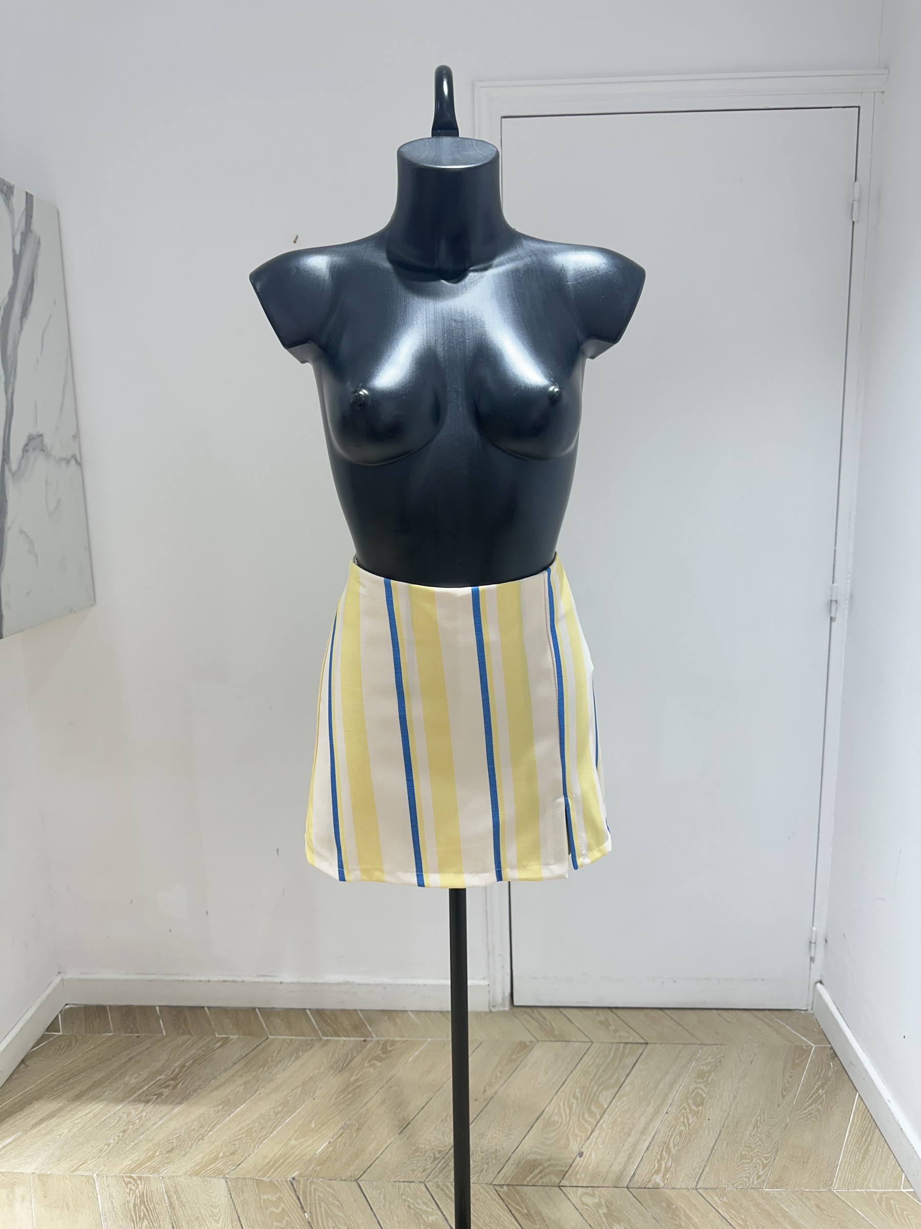 Wholesaler Studio170 - STRIPED PRINT SKORT