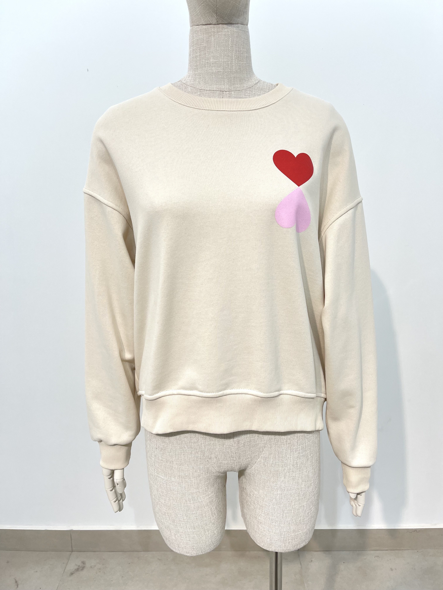 Mayorista Studio170 - SUDADERA CON ESTAMPADO DE CORAZONES