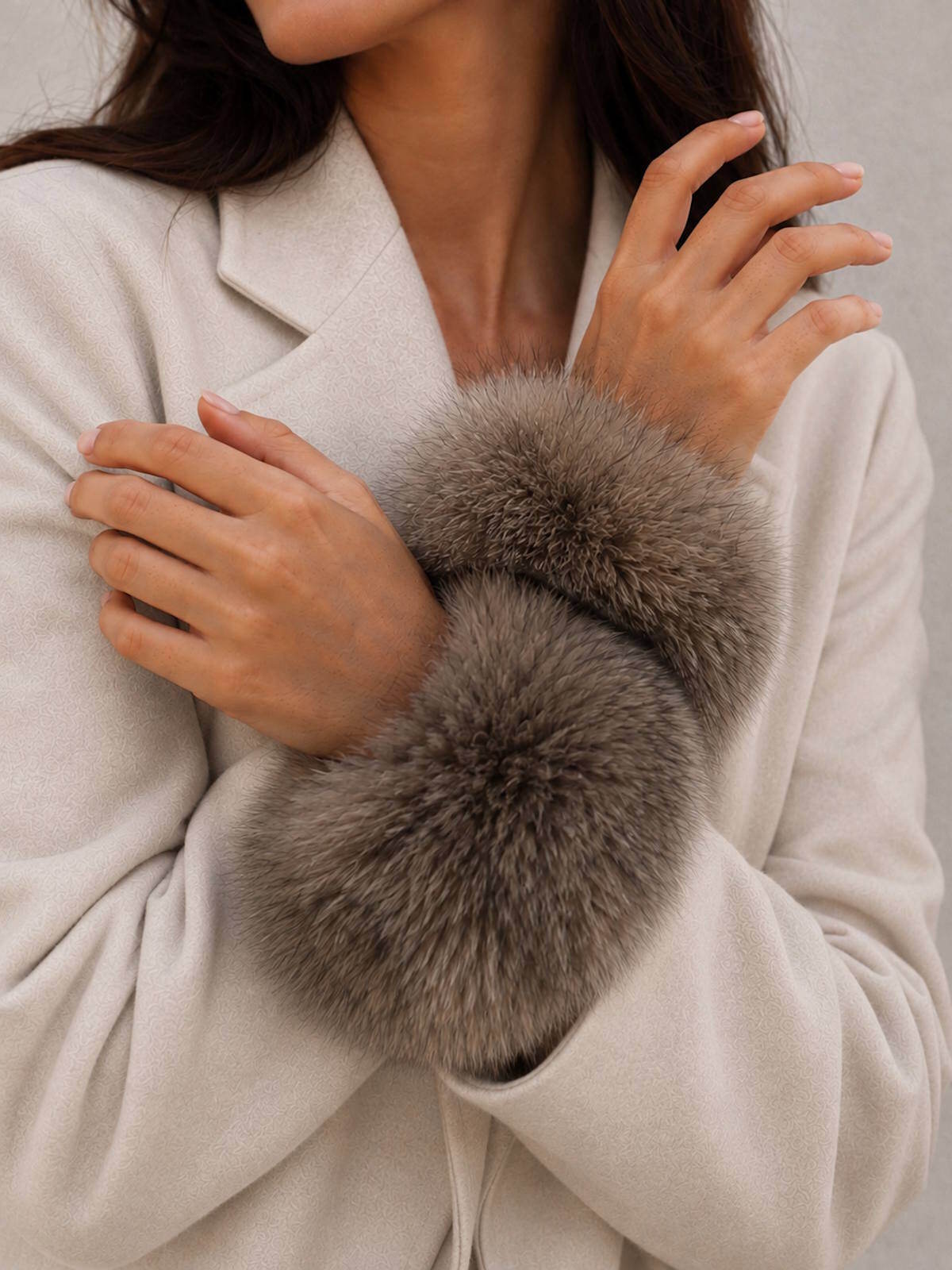 Wholesaler Suie Valentini - Plush Faux Fur Wrist Cuff, Fall/Winter, Art. MZ-2621.532