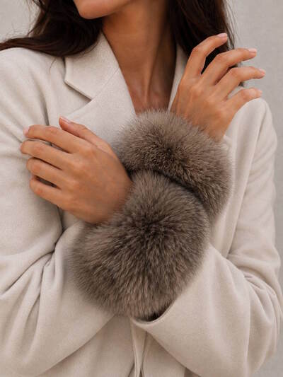 Grossista Suie Valentini - Polsino in finta pelliccia peluche, Autunno/Inverno, Art. MZ-2621.532 Grossista Suie Valentini - Polsino in finta pelliccia peluche, Autunno/Inverno, Art. MZ-2621.532