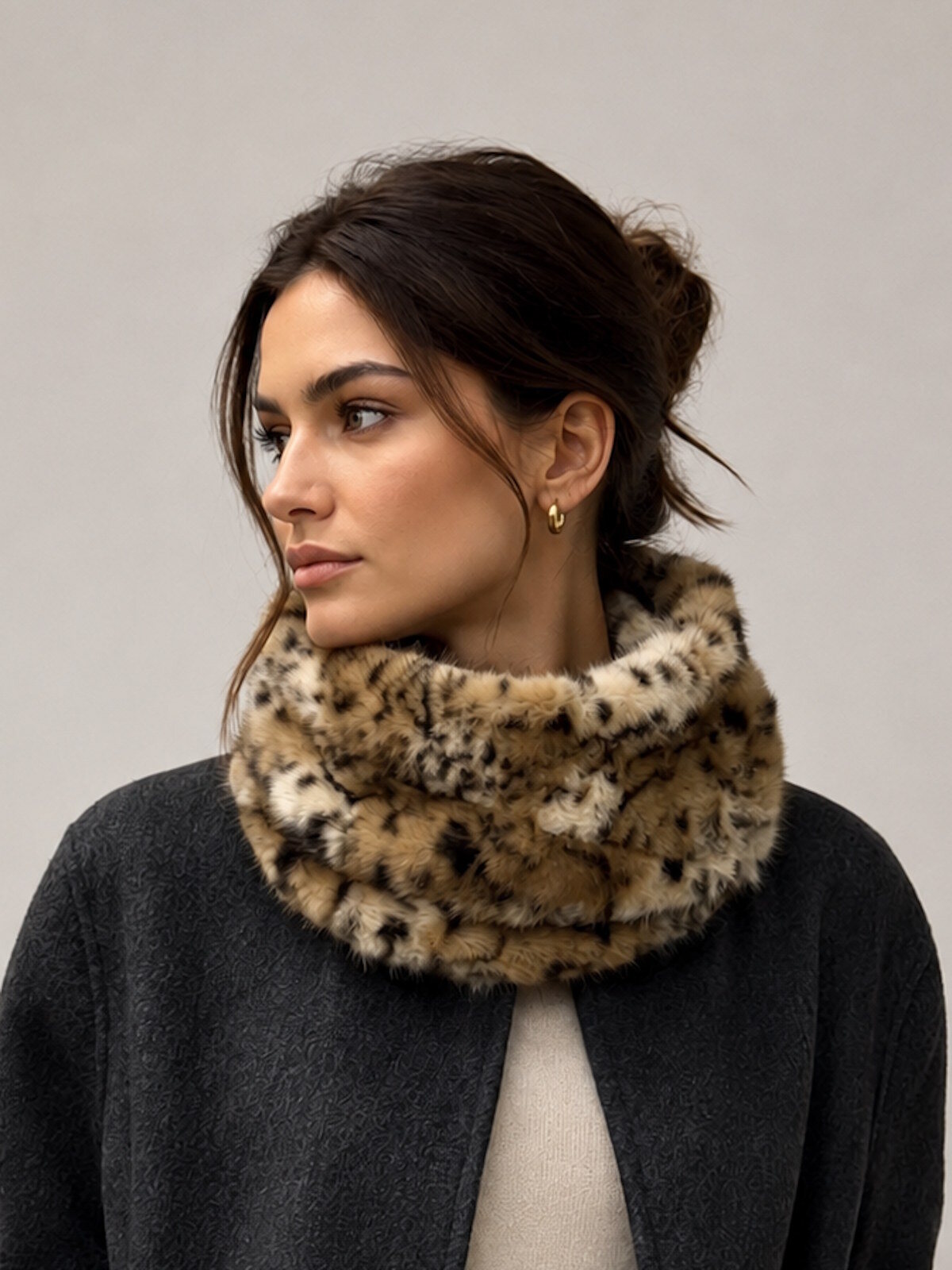 Wholesaler Suie Valentini - Leopard Print Plush Faux Fur Neck Warmer, Fall/Winter, Art. MZ-2628.532