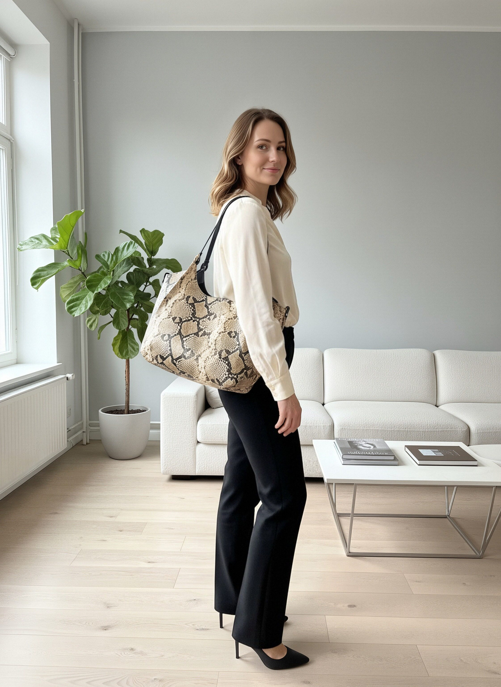 Wholesaler Suie Valentini - Women's genuine leather shoulder bag with removable strap