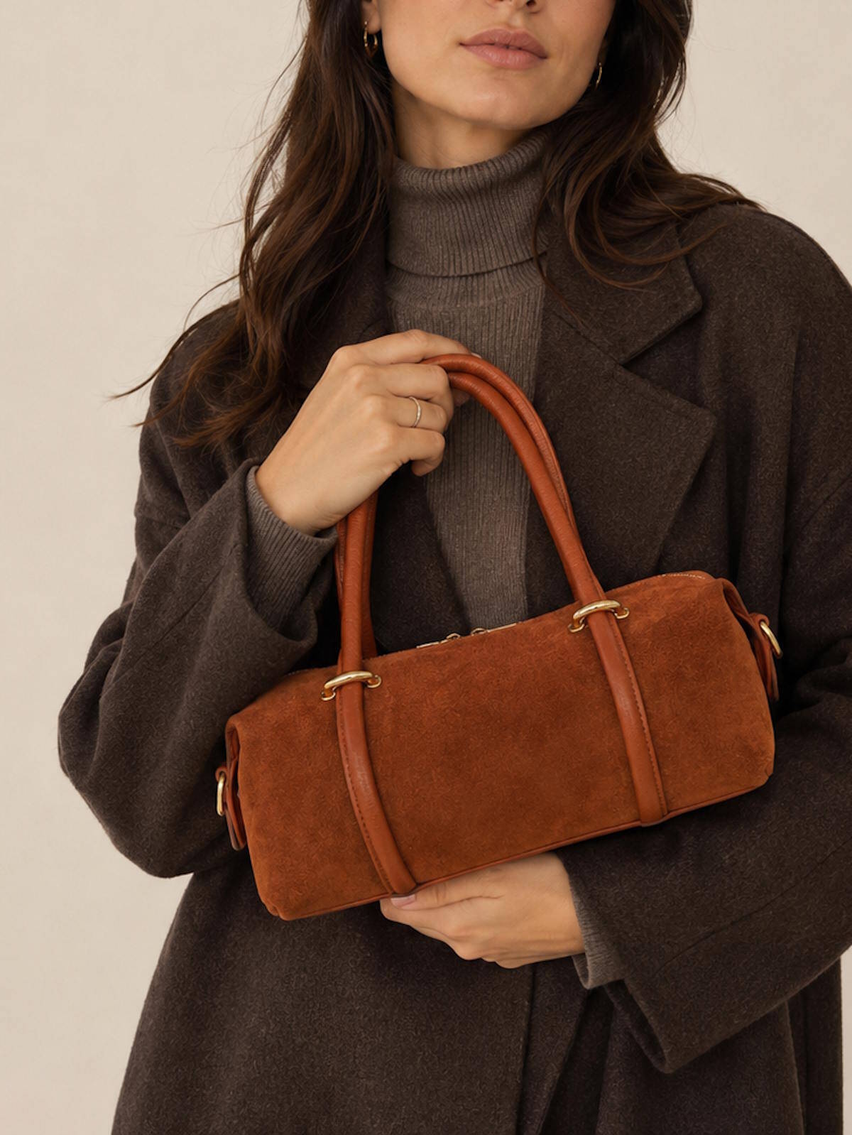 Wholesaler Suie Valentini - Suede Small Barrel Bag Crossbody Bag, Made in Italy, art. 112786