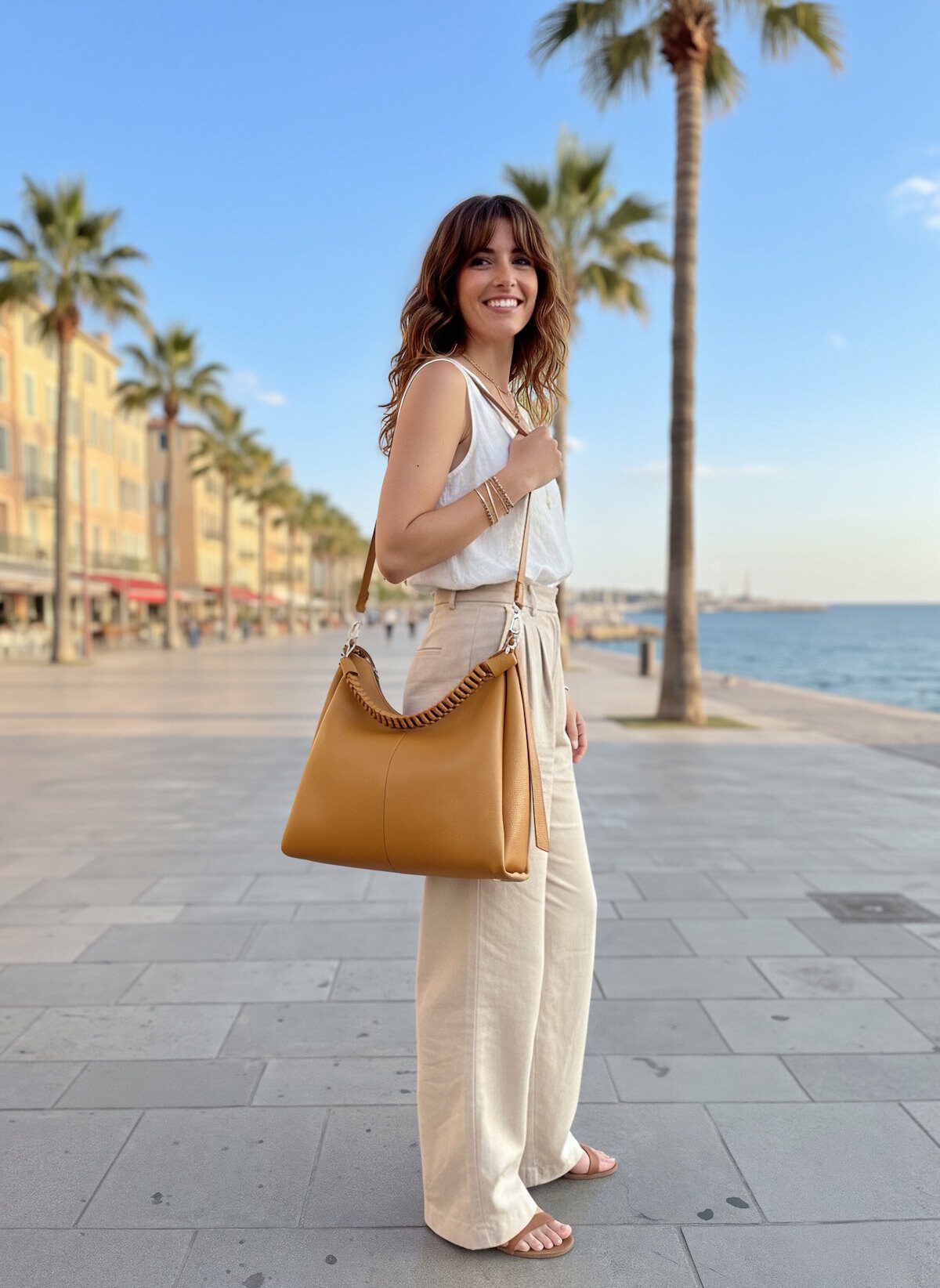 Grossista Suie Valentini - Borsa a tracolla in vera pelle con cinghia, Made in Italy, art. 112648