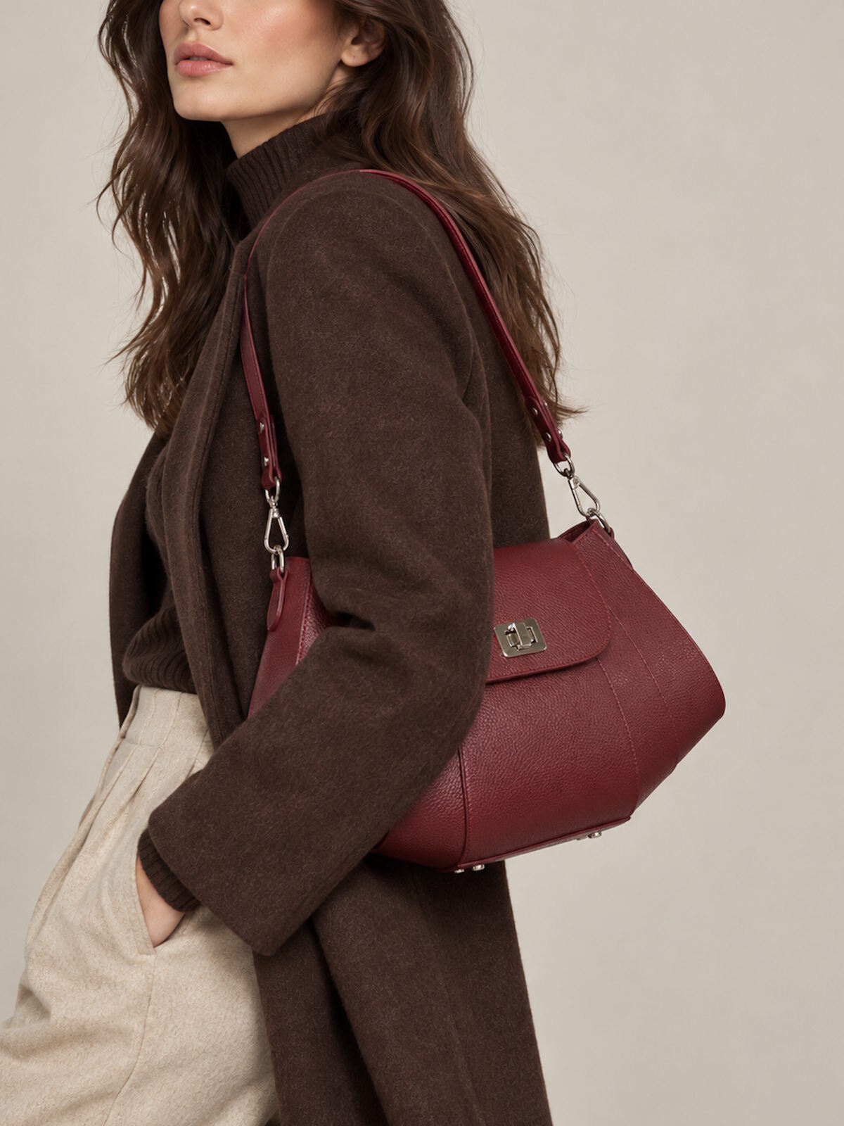 Grossista Suie Valentini - Borsa a tracolla in vera pelle da donna con tracolla staccabile, Made in Italy
