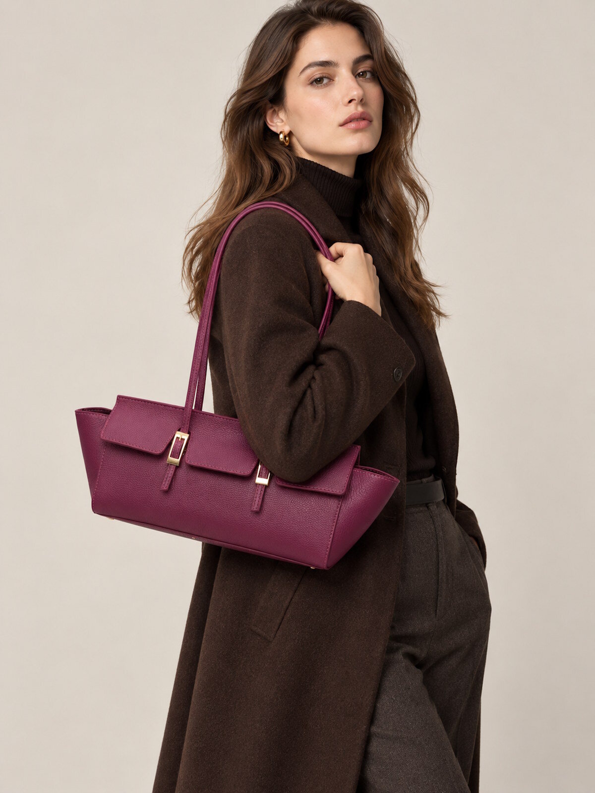 Wholesaler Suie Valentini - Women's Genuine Leather East-West Tote Bag with Double Buckle Detail, Made in Italy, art. 112791