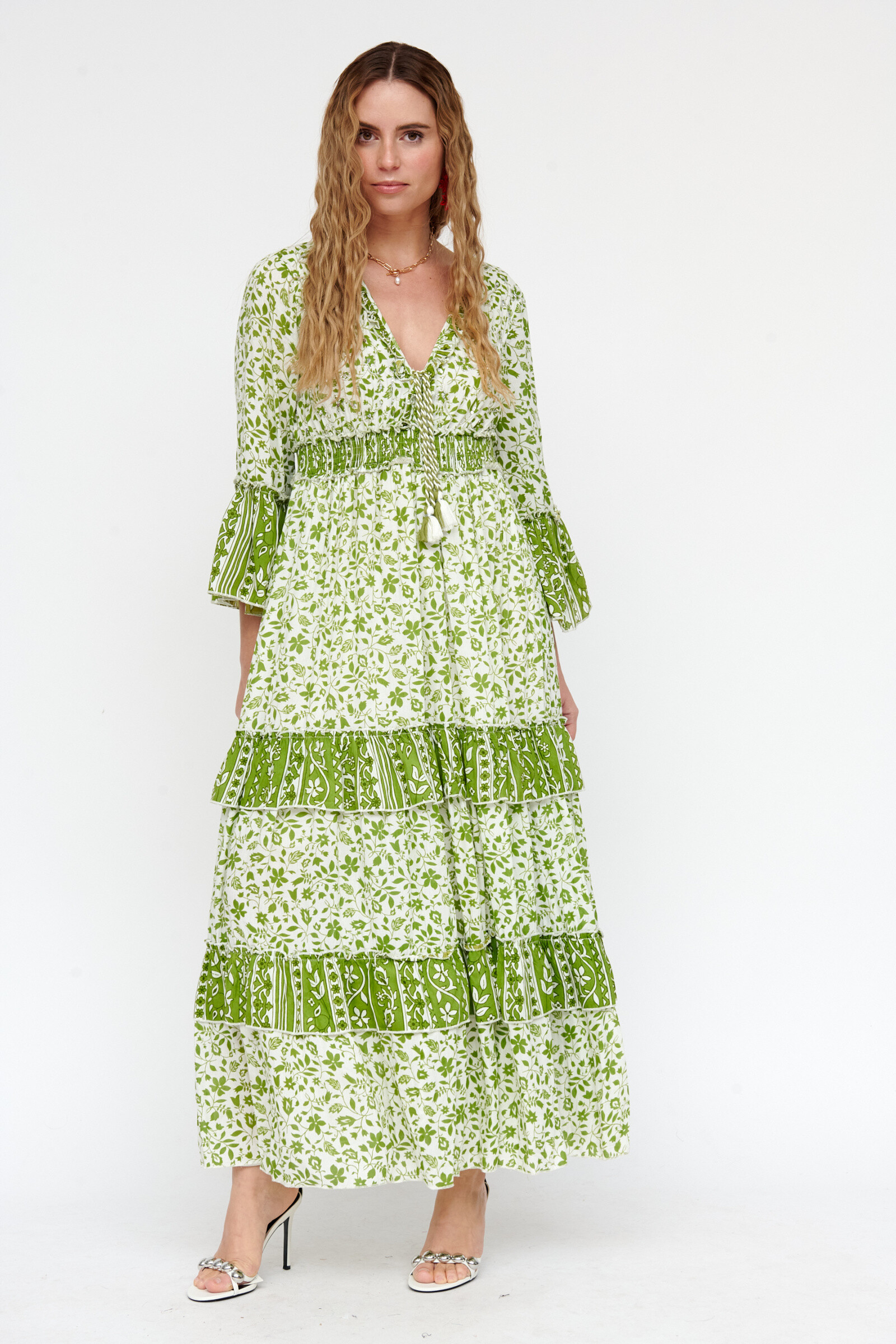 Großhändler Sumel - Lange Kleider für Damen, Kordelzug-Taille und tiefer V-Ausschnitt. Ref AN1533