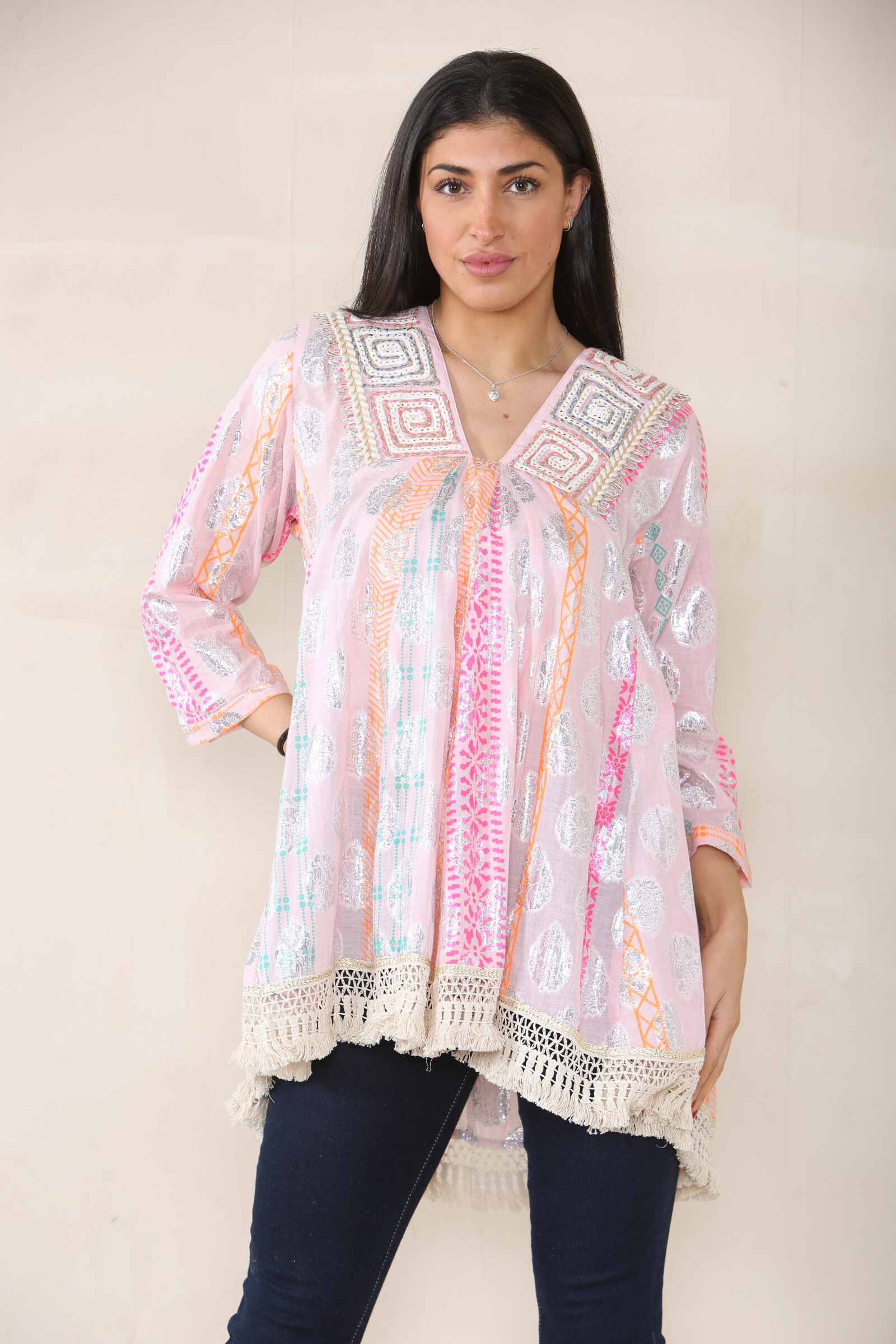 Mayorista Sumel - Patrón V -neck, bordado, impresión plateada