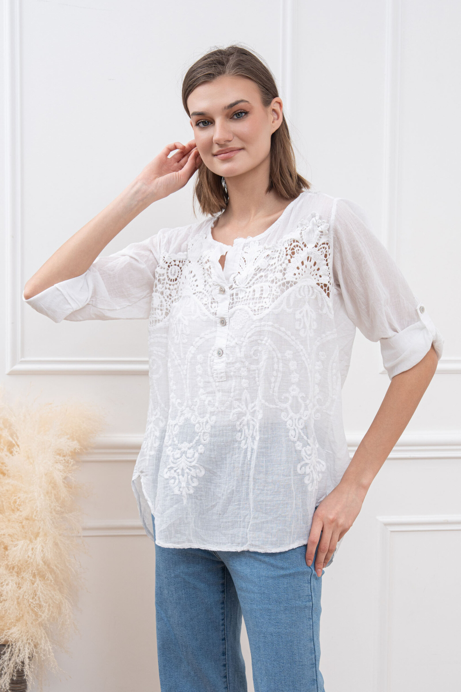 Wholesaler Sun Love - Lace blouse with tank top