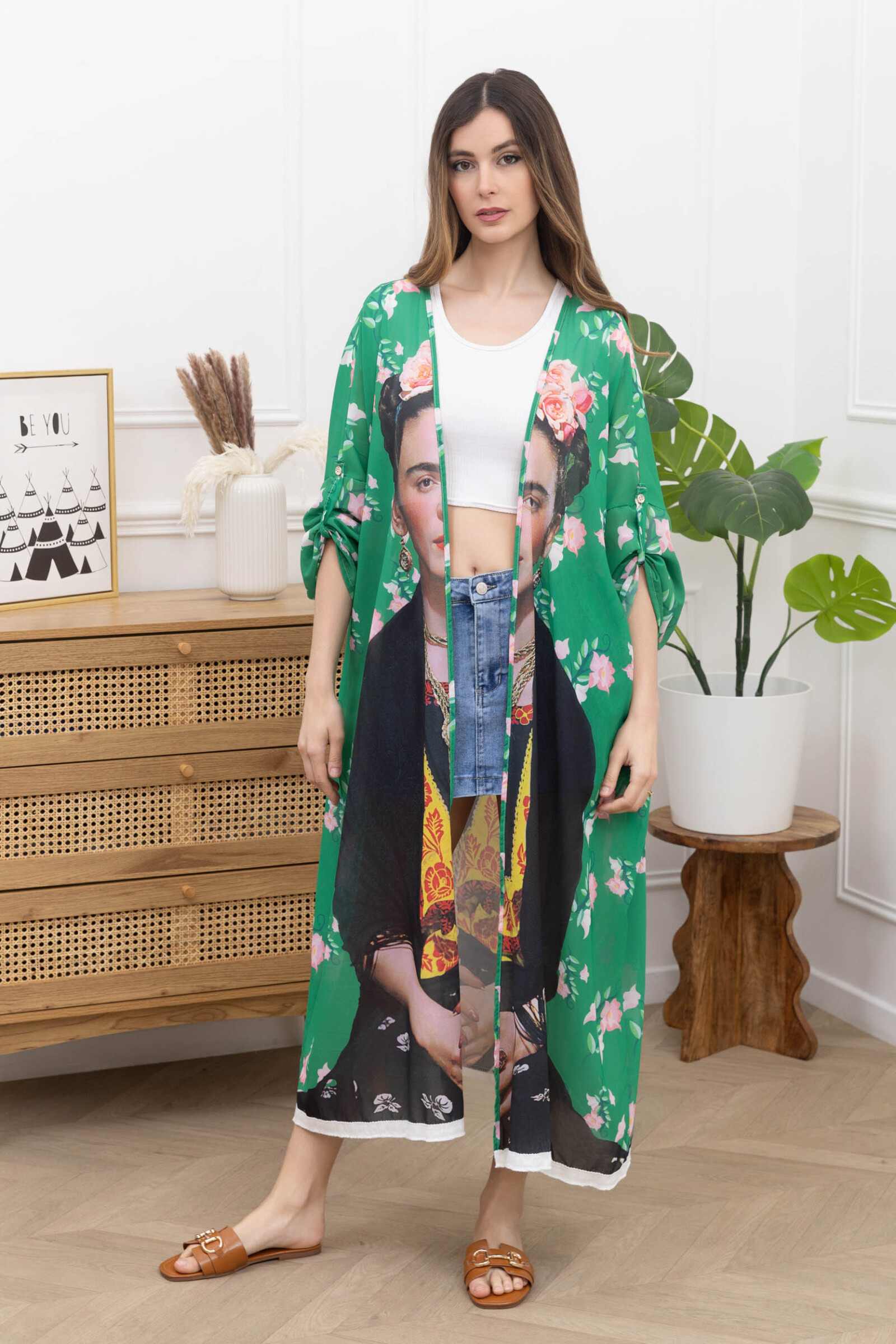 Long printed kimonos. One size ⁄ can dress in size 36 to 46
Length: 125cm