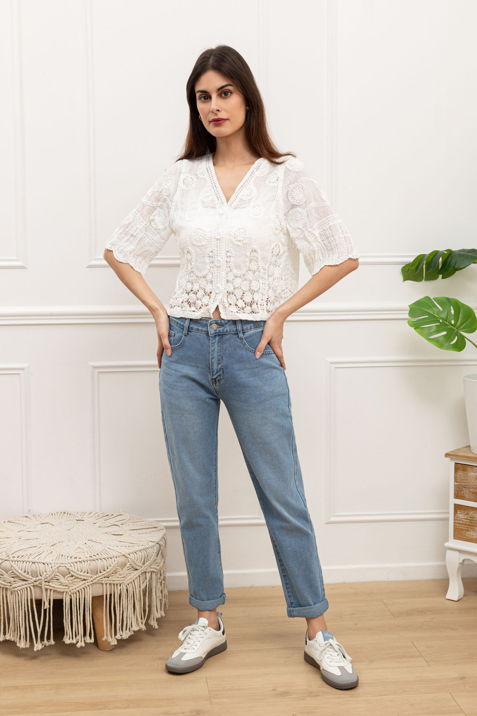 Embroidered cotton vest, ideal for spring, made in Italy, spring collection ⁄ summer 2025.