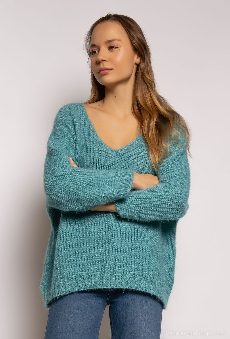 Pull doux en V, parfait pour l'automne, composé de mohair, acrylique et nylon, idéal pour rester au chaud.