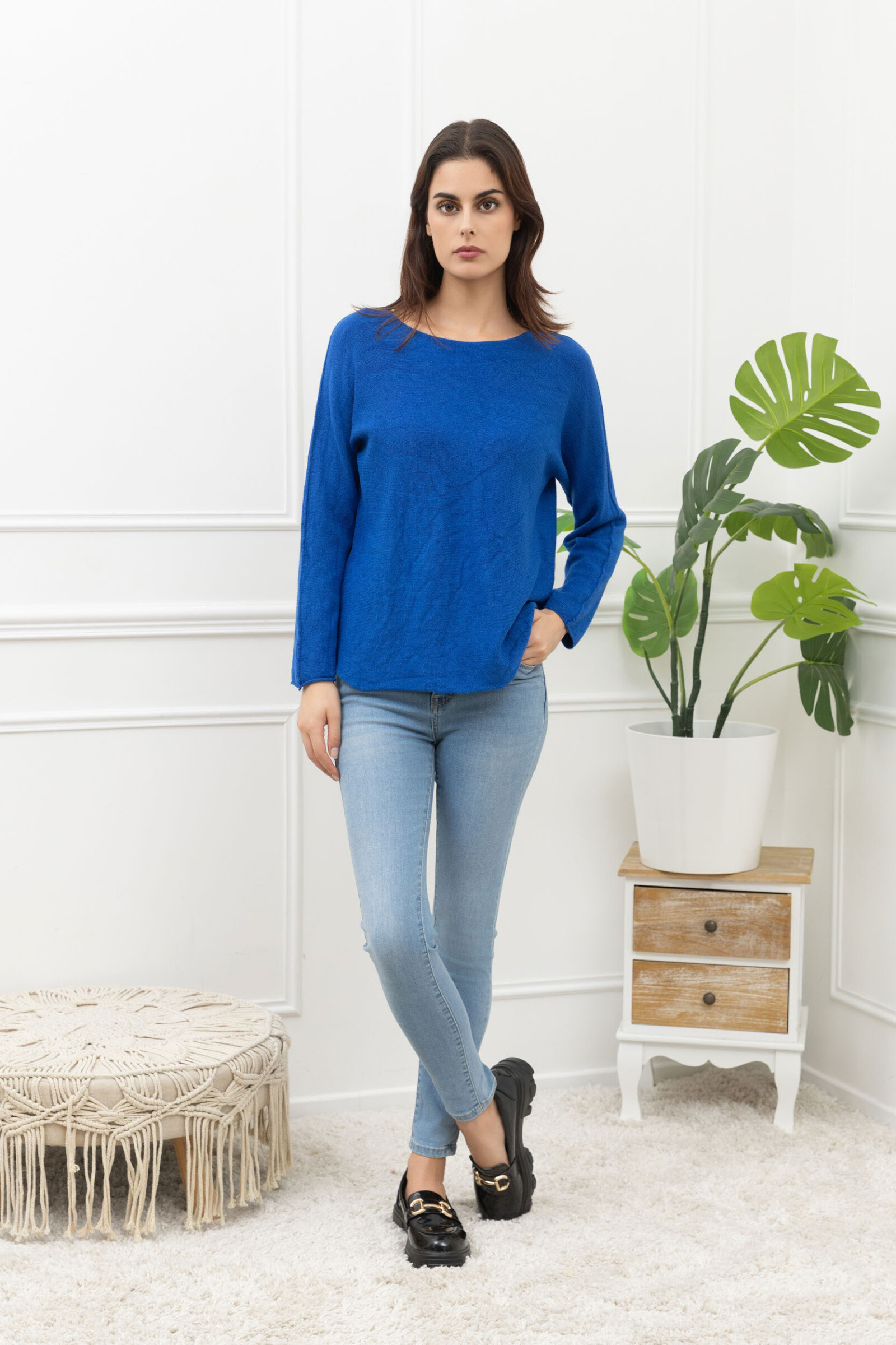 Pull doux pour femme, viscose et nylon, idéal pour le printemps, col rond, fabrication éthique.