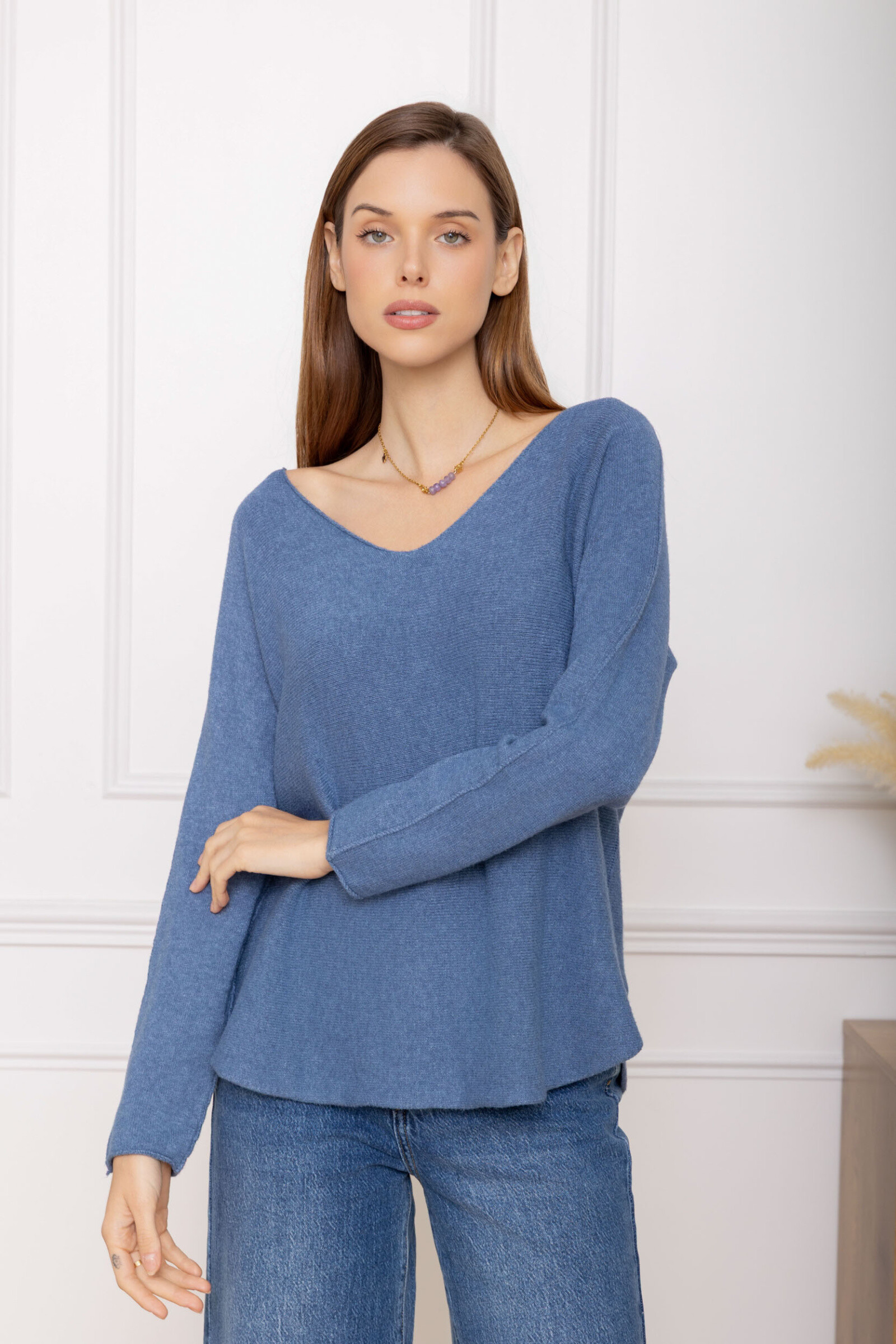 Pull Doux Épais Avec Col V pour femme, idéal pour le printemps, en viscose, PBT et nylon, douceur et confort assurés.