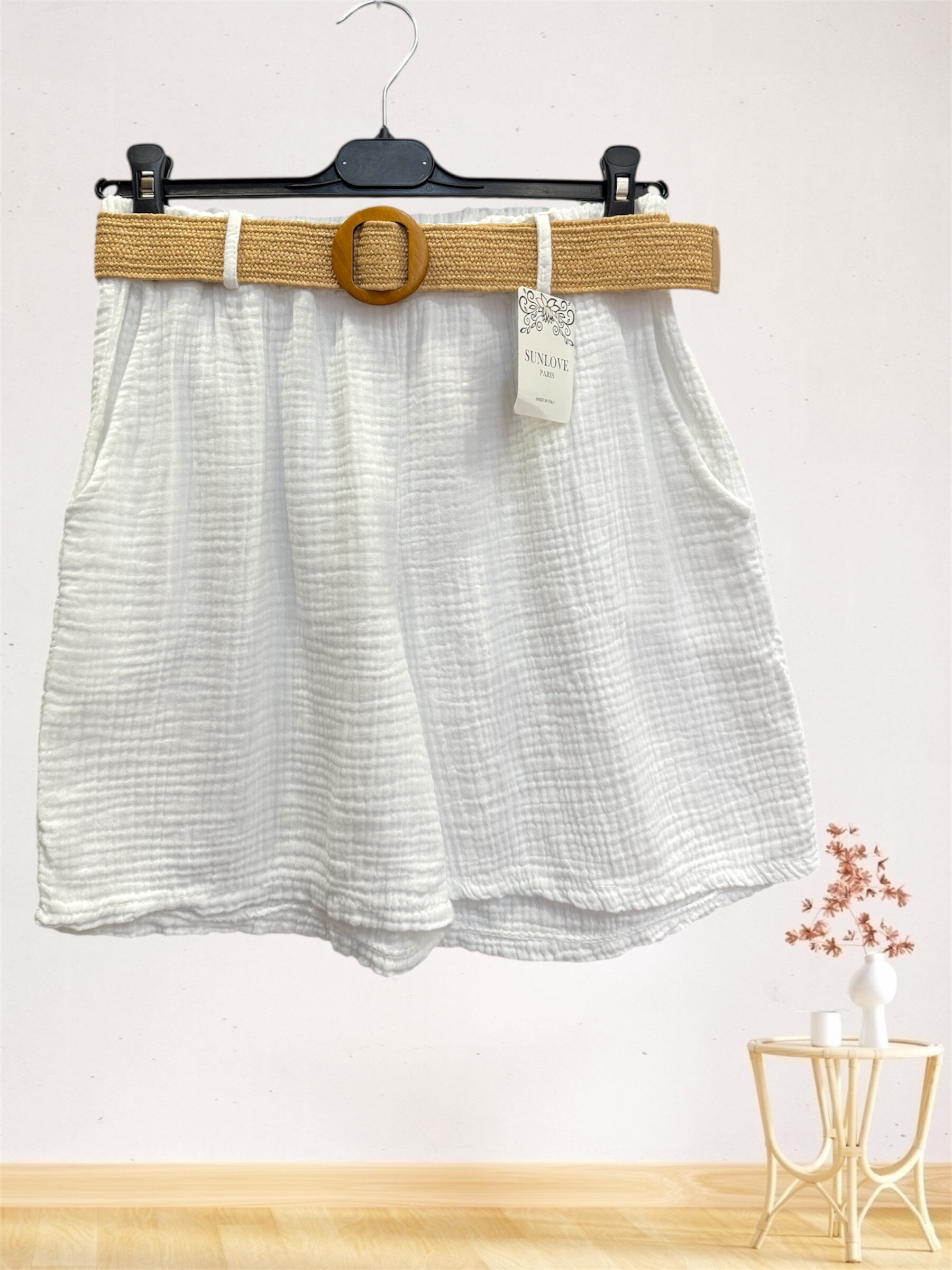 Grossiste Sun Love - Short avec ceinture et poches en gaze de coton