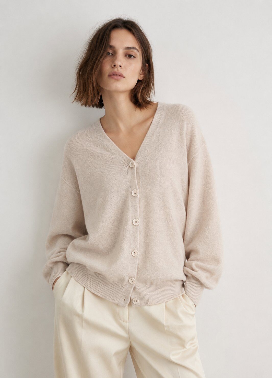 Grossista SUNNY SELECT - Cardigan in misto lana morbida con scollo a V – Maglione a maglia con bottoni e vestibilità rilassata