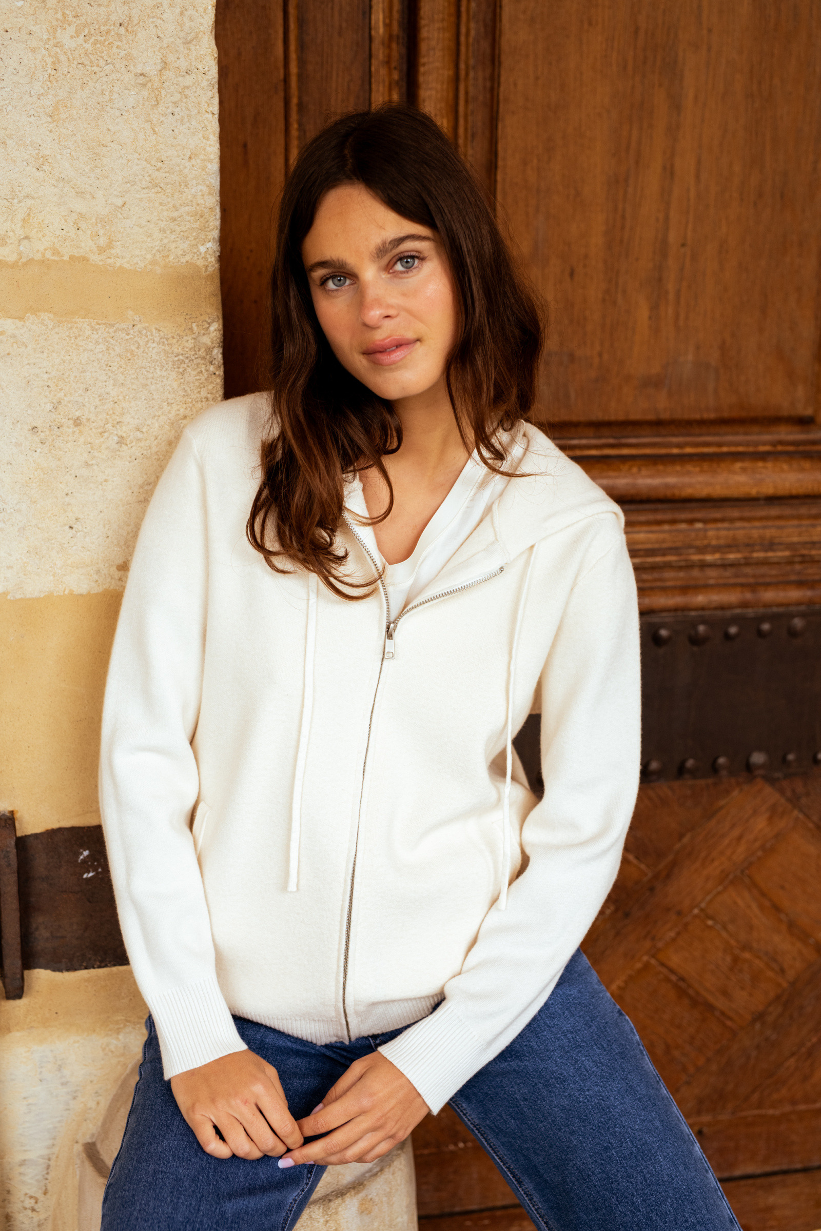 Grossiste Sunny Studio - Veste zippée à capuche élégante
