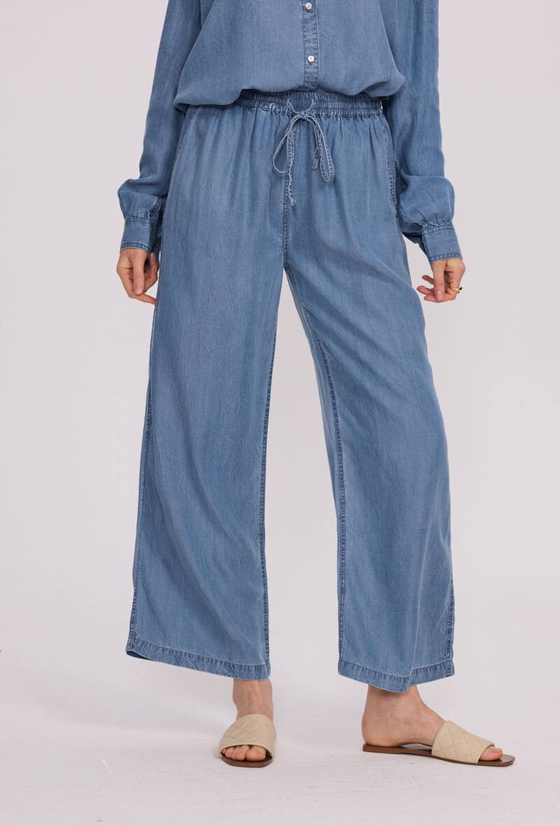 Grossiste Sunny Studio - Pantalon large en denim confortable