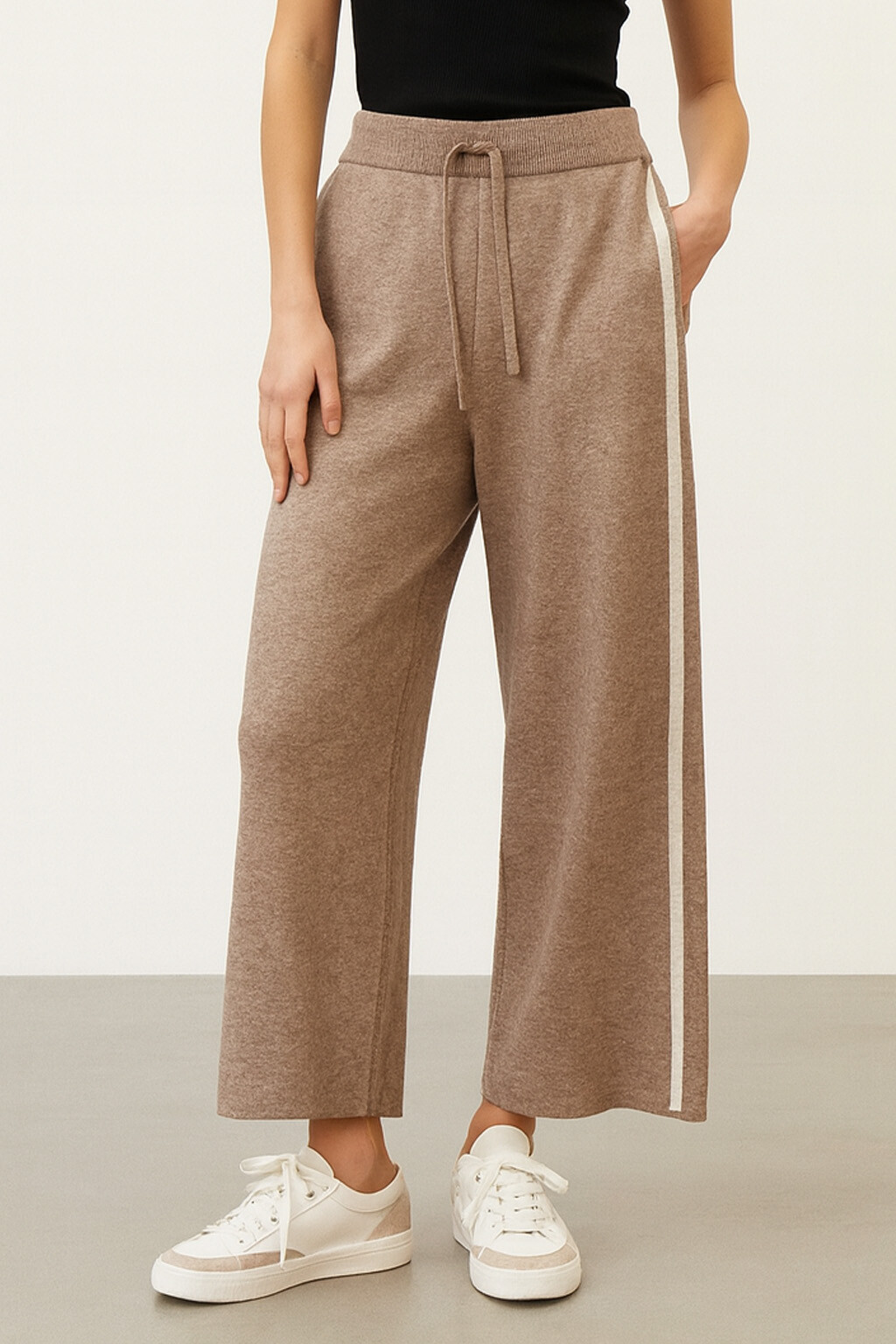 Grossiste Sunny Studio - Pantalon large en tissu doux