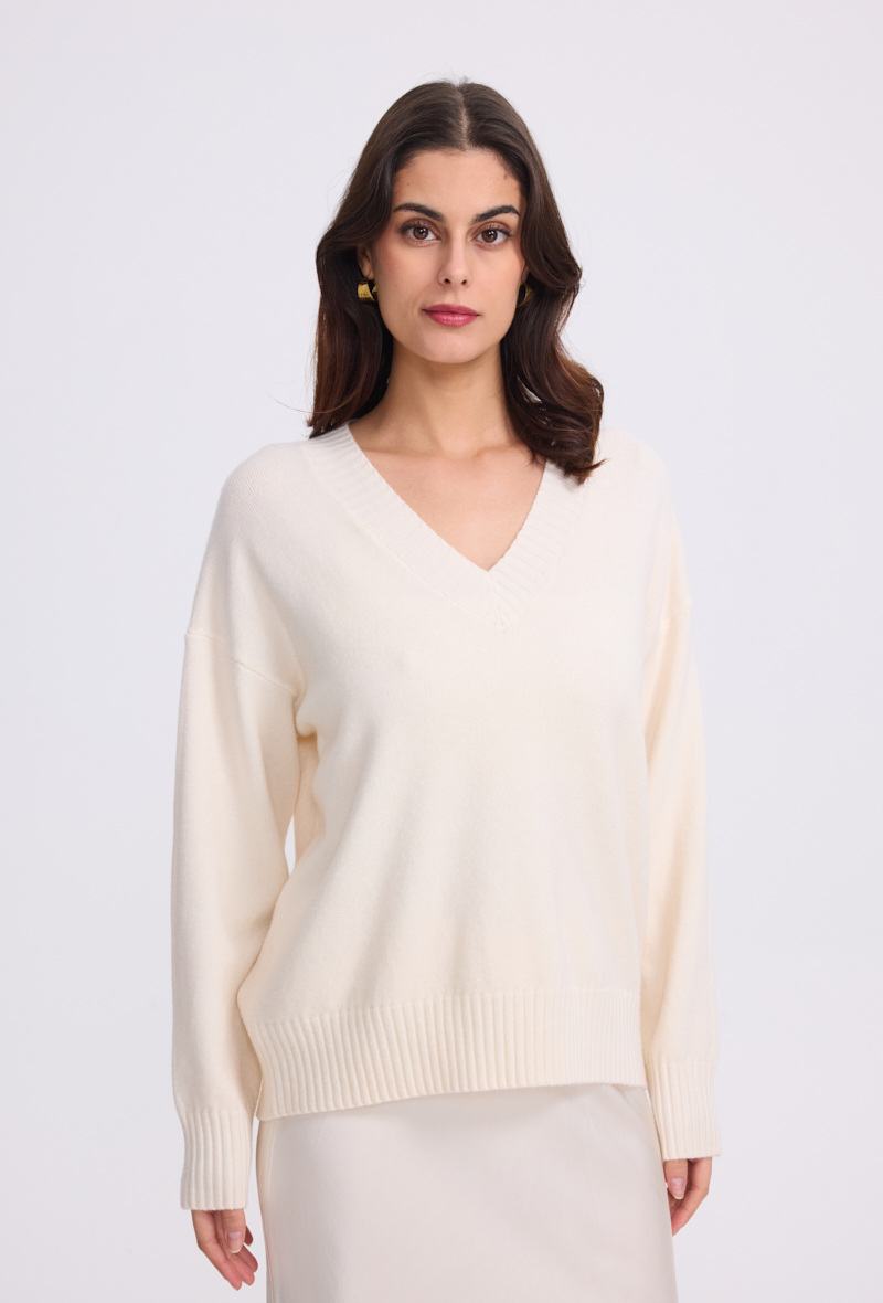 Wholesaler Sunny Studio - Loose and chic V-neck sweater
