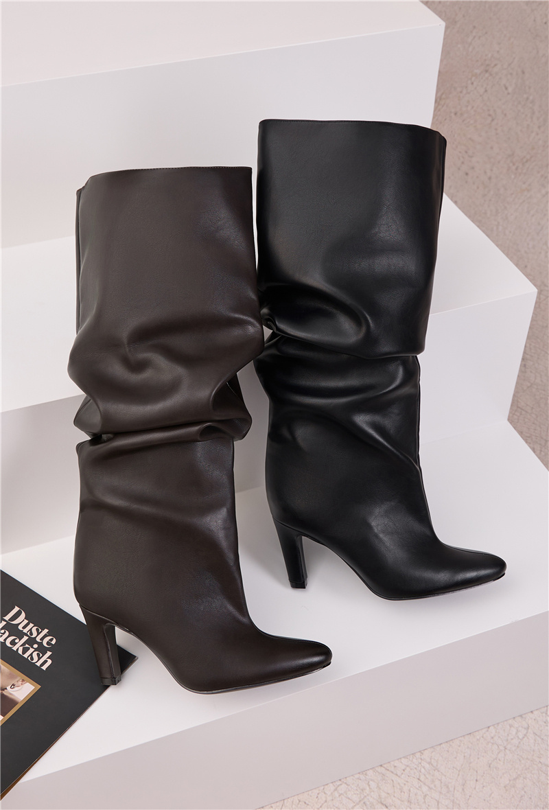 Grossiste Inia. - Bottes slouchy à talon kitten en similicuir
