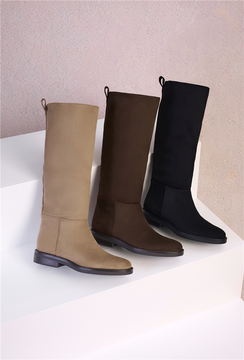 Grossiste Inia. - Bottes plates en daim