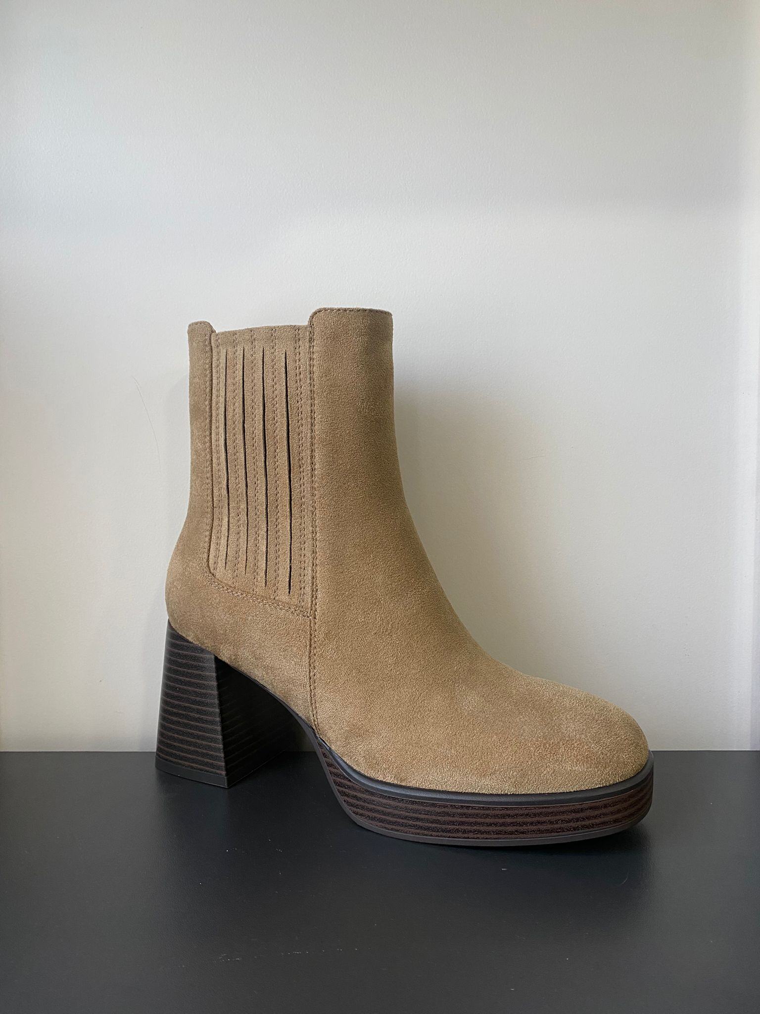 Wholesaler Super Mode | Belle Women - Suede heeled ankle boots with elastic
