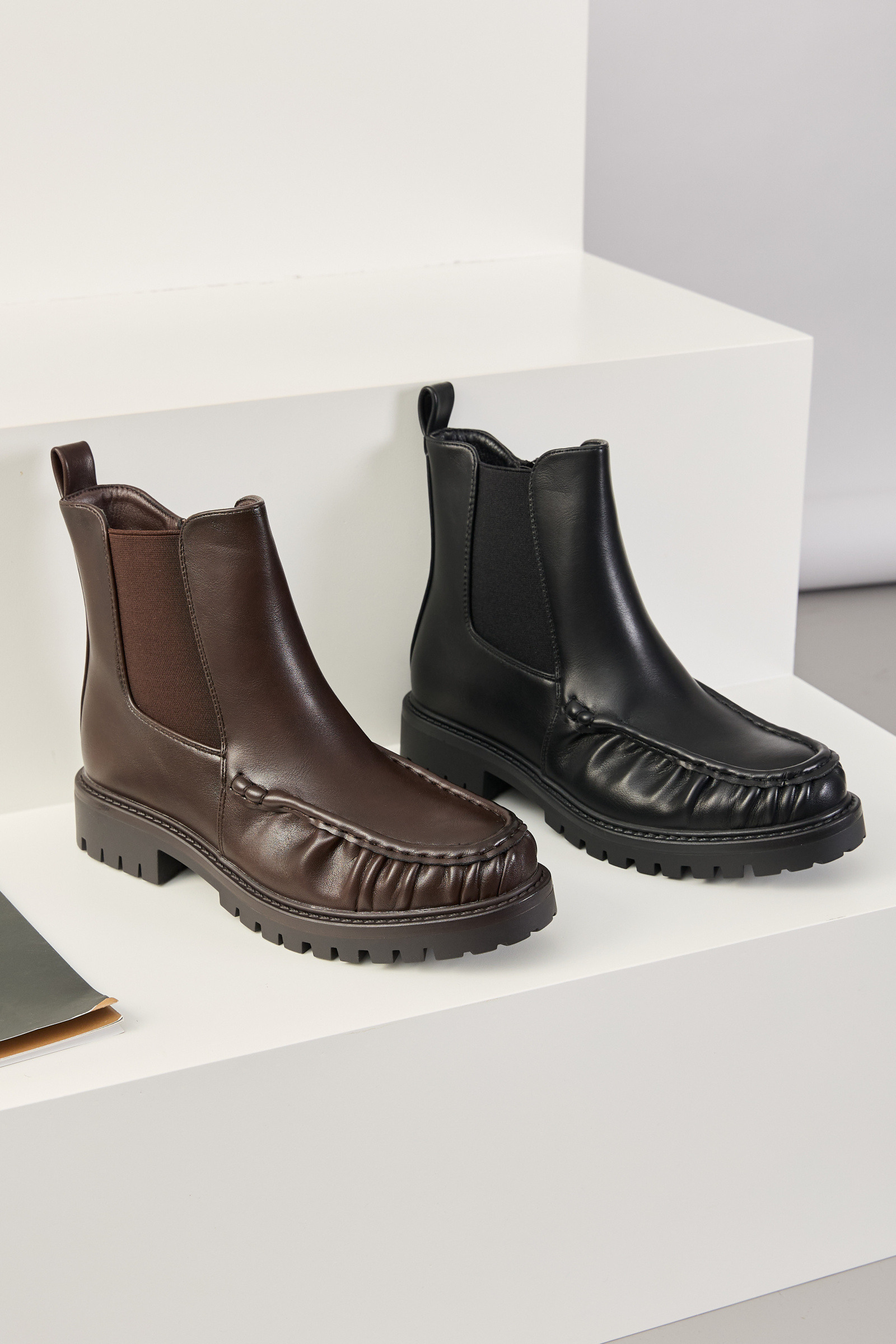Großhändler Super Mode | Belle Women - Chelsea-Stiefel mit gerafften Details